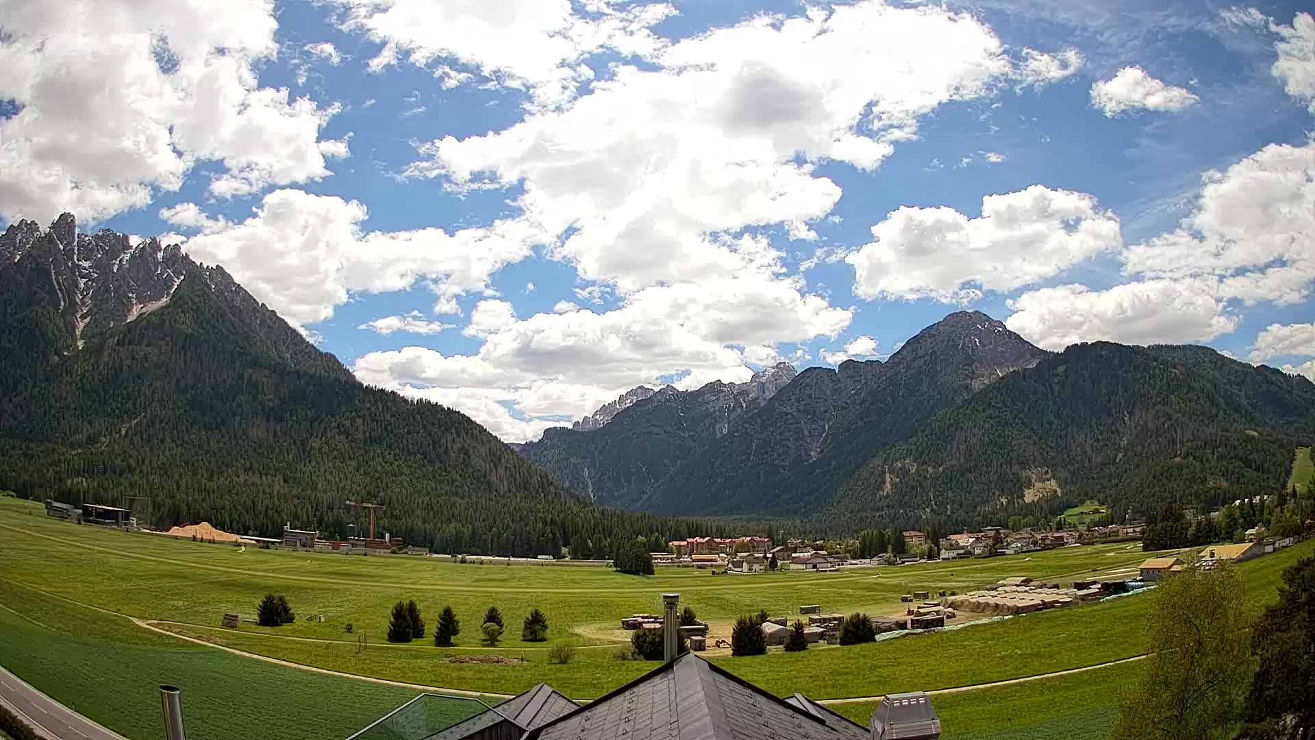 Webcam Toblach Dolomites – View from Hotel Rosengarten