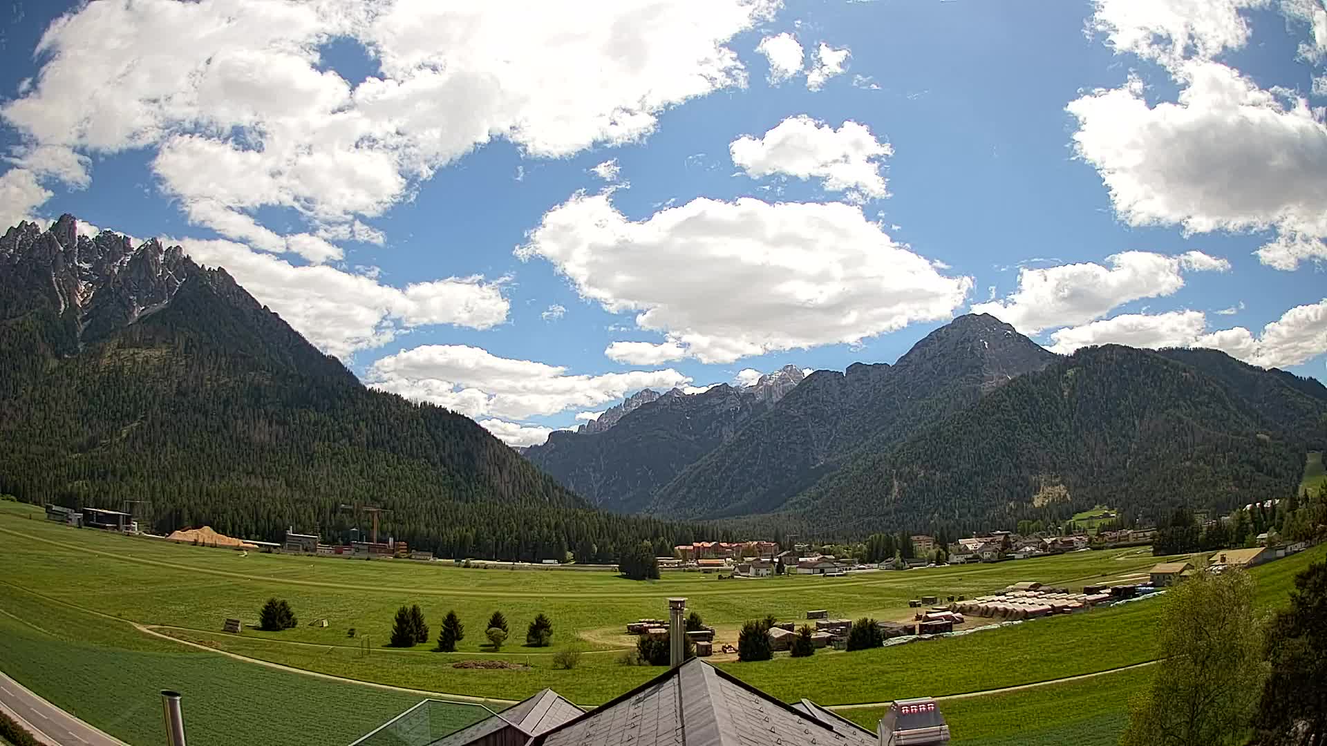 Webcam Toblach Dolomites – View from Hotel Rosengarten