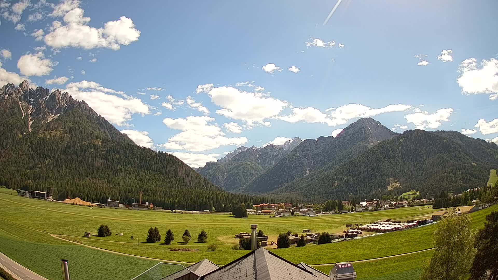 Web kamera Toblach Dolomiti – Pogled s Hotela Rosengarten