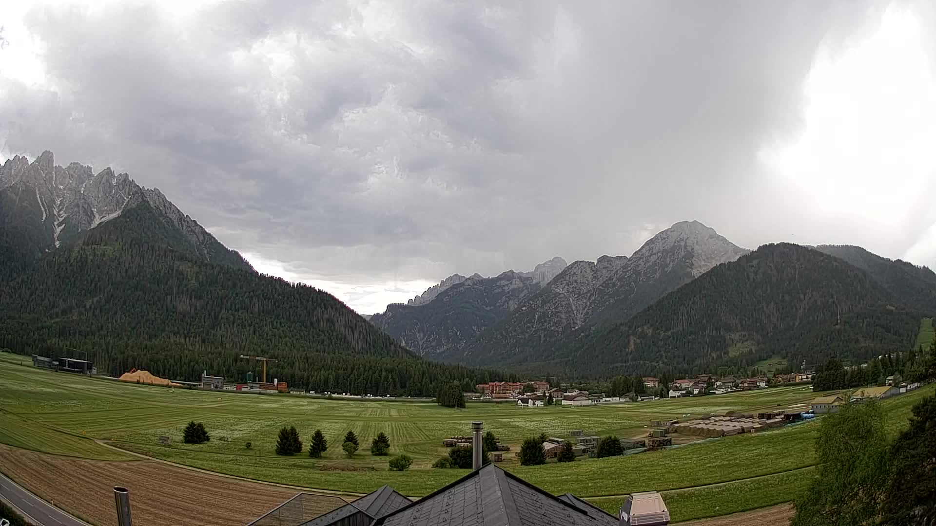 Spletna kamera Toblach Dolomiti – Pogled iz hotela Rosengarten