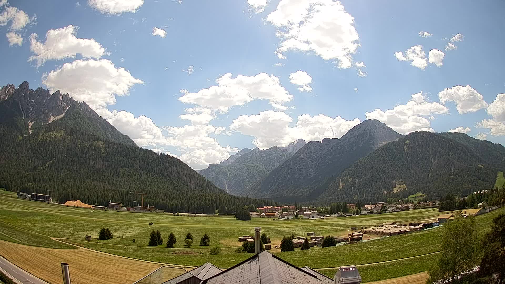Web kamera Toblach Dolomiti – Pogled s Hotela Rosengarten