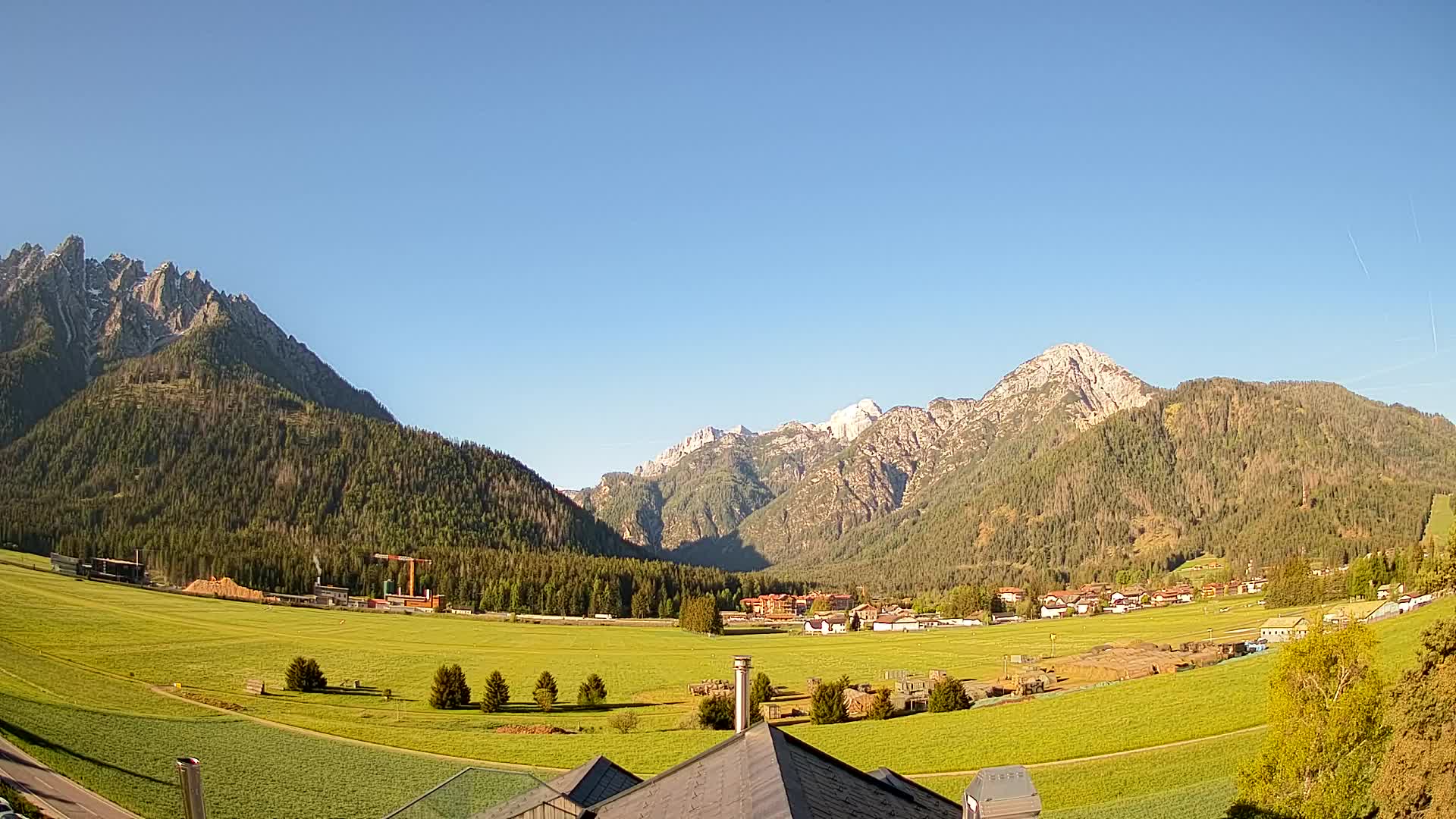 Spletna kamera Toblach Dolomiti – Pogled iz hotela Rosengarten