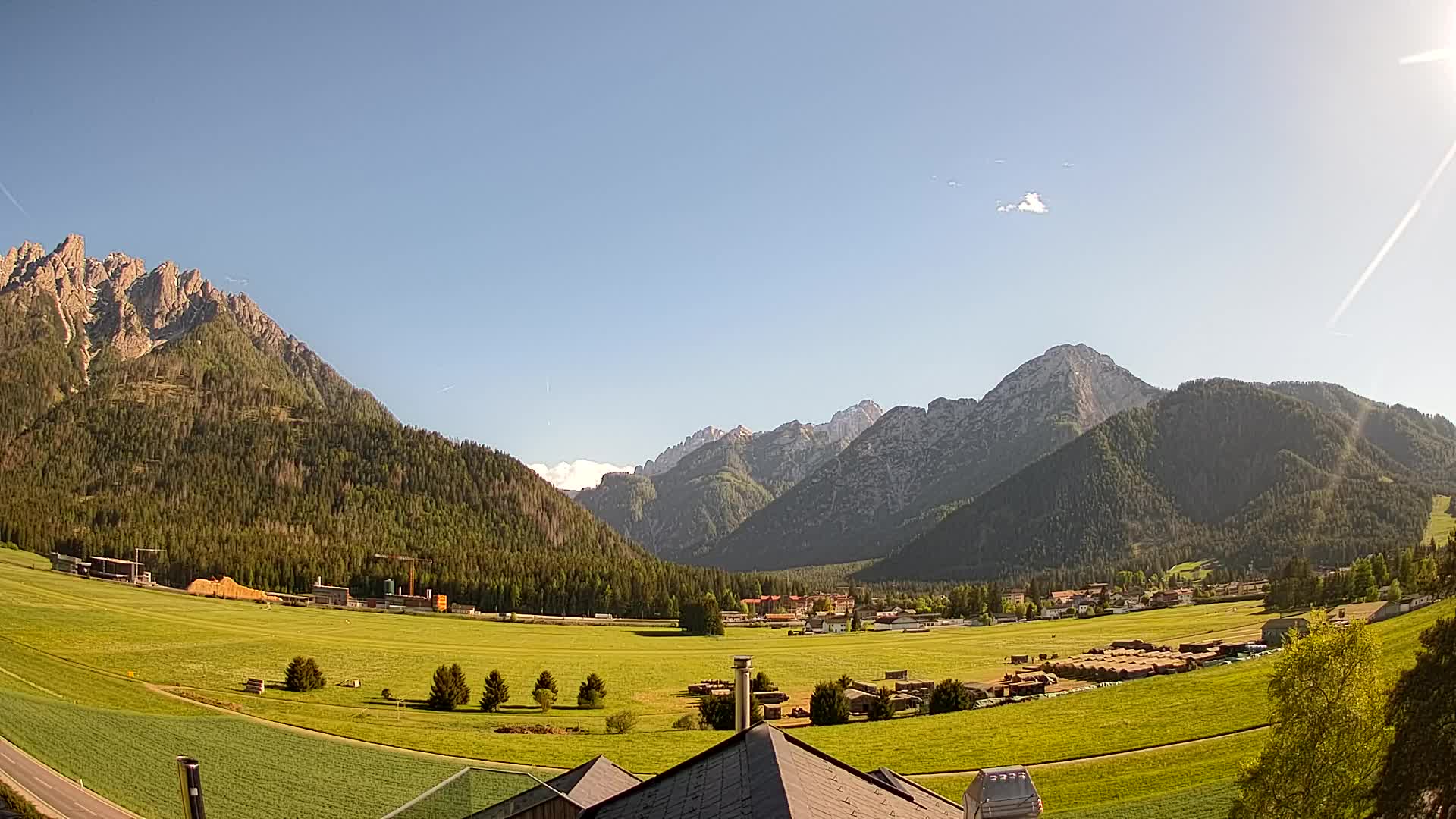 Spletna kamera Toblach Dolomiti – Pogled iz hotela Rosengarten