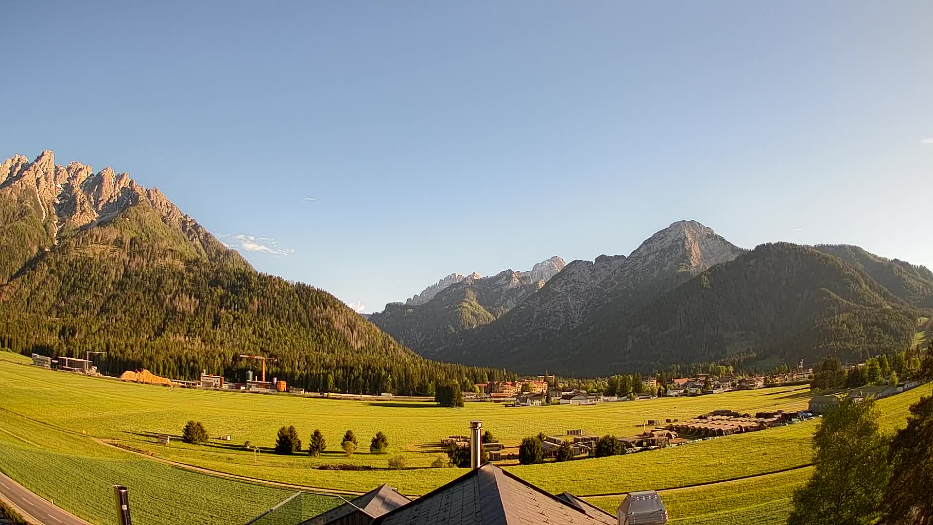 Web kamera Toblach Dolomiti – Pogled s Hotela Rosengarten