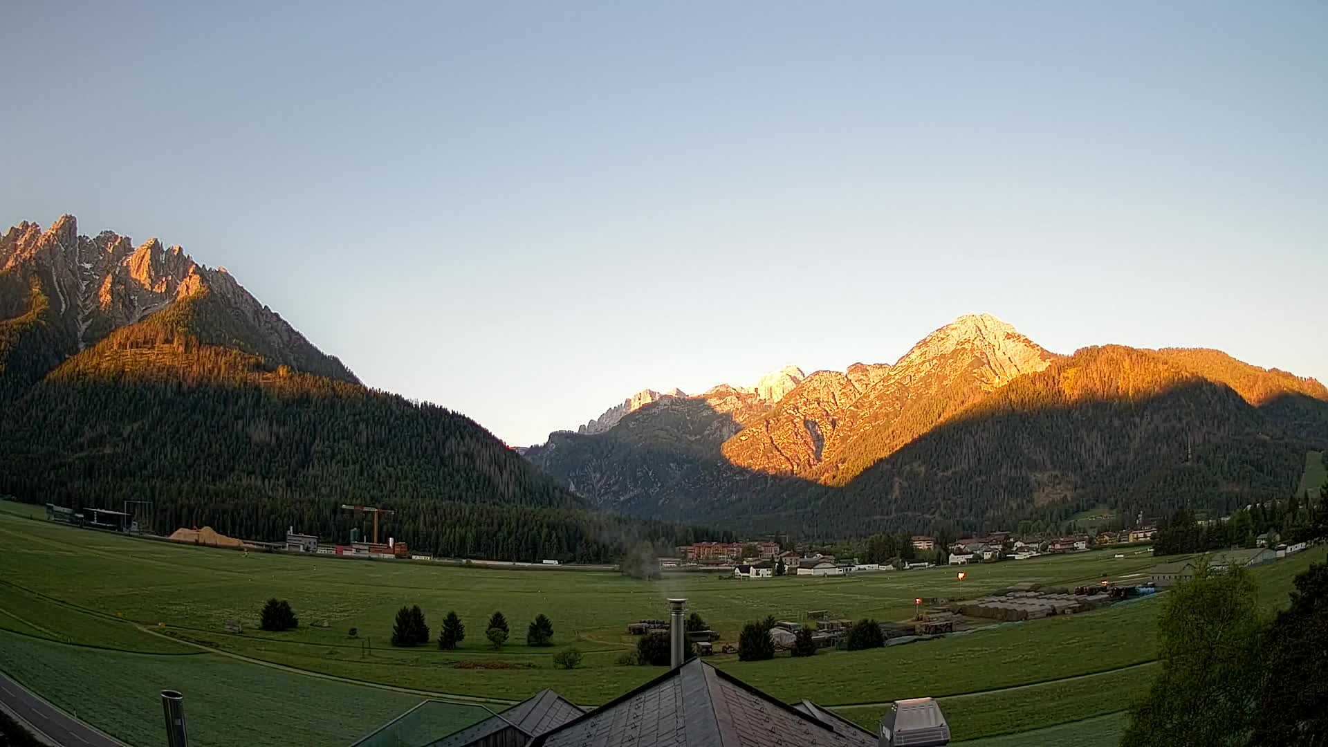 Web kamera Toblach Dolomiti – Pogled s Hotela Rosengarten