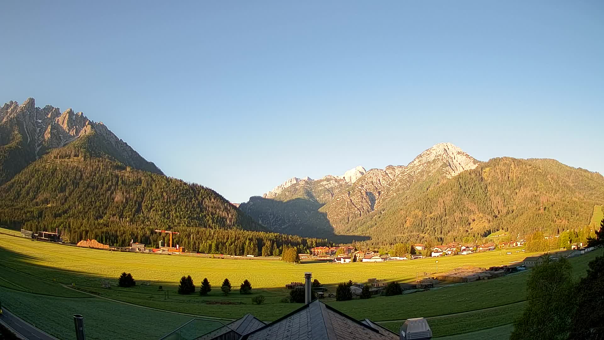 Spletna kamera Toblach Dolomiti – Pogled iz hotela Rosengarten