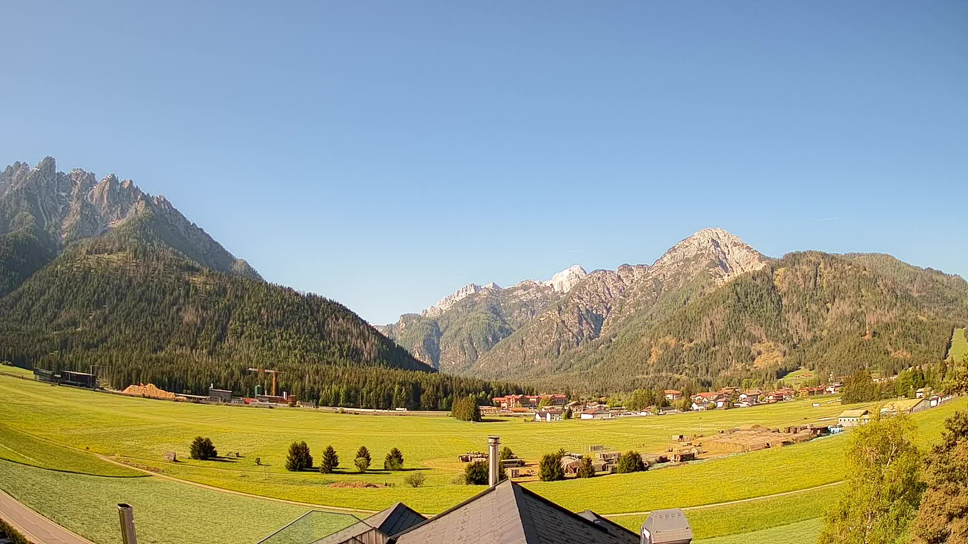 Webcam Toblach Dolomites – View from Hotel Rosengarten