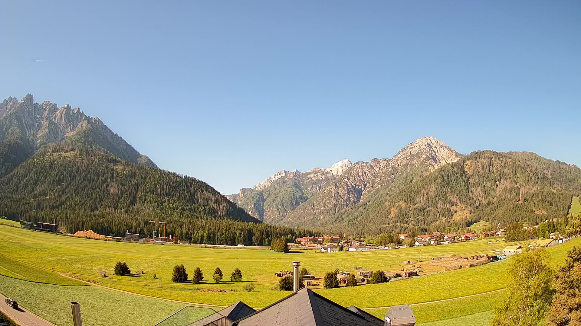 Spletna kamera Toblach Dolomiti – Pogled iz hotela Rosengarten