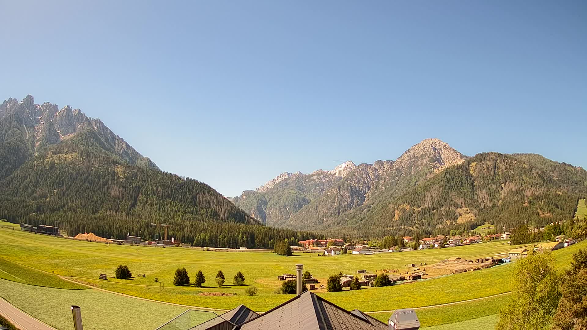 Web kamera Toblach Dolomiti – Pogled s Hotela Rosengarten