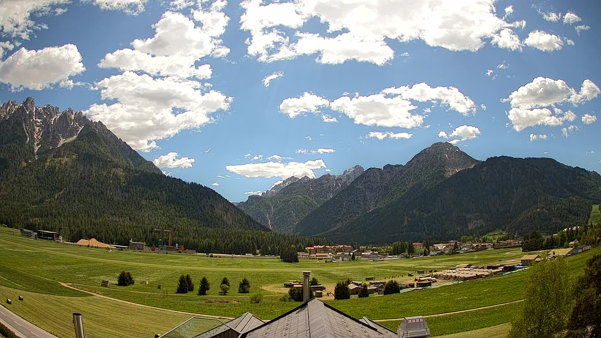 Webcam Toblach Dolomites – View from Hotel Rosengarten