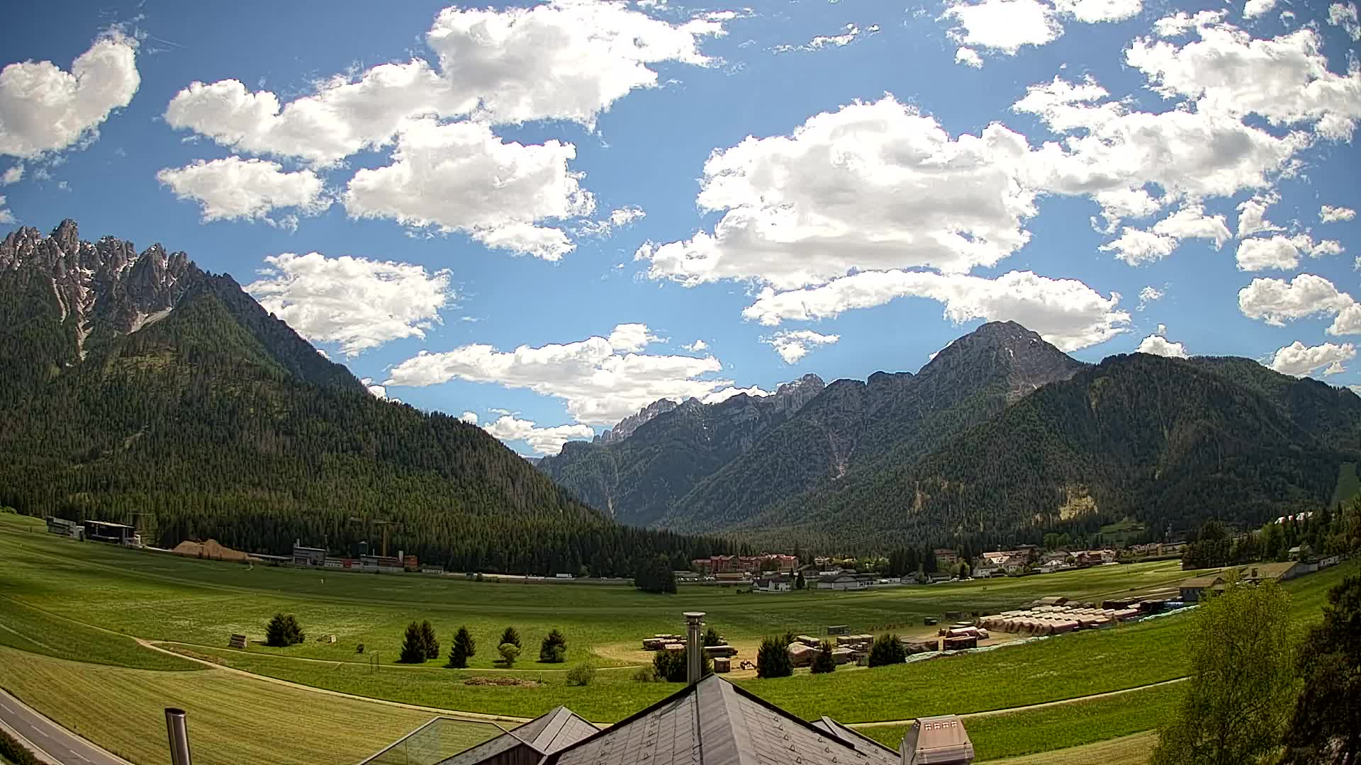 Web kamera Toblach Dolomiti – Pogled s Hotela Rosengarten
