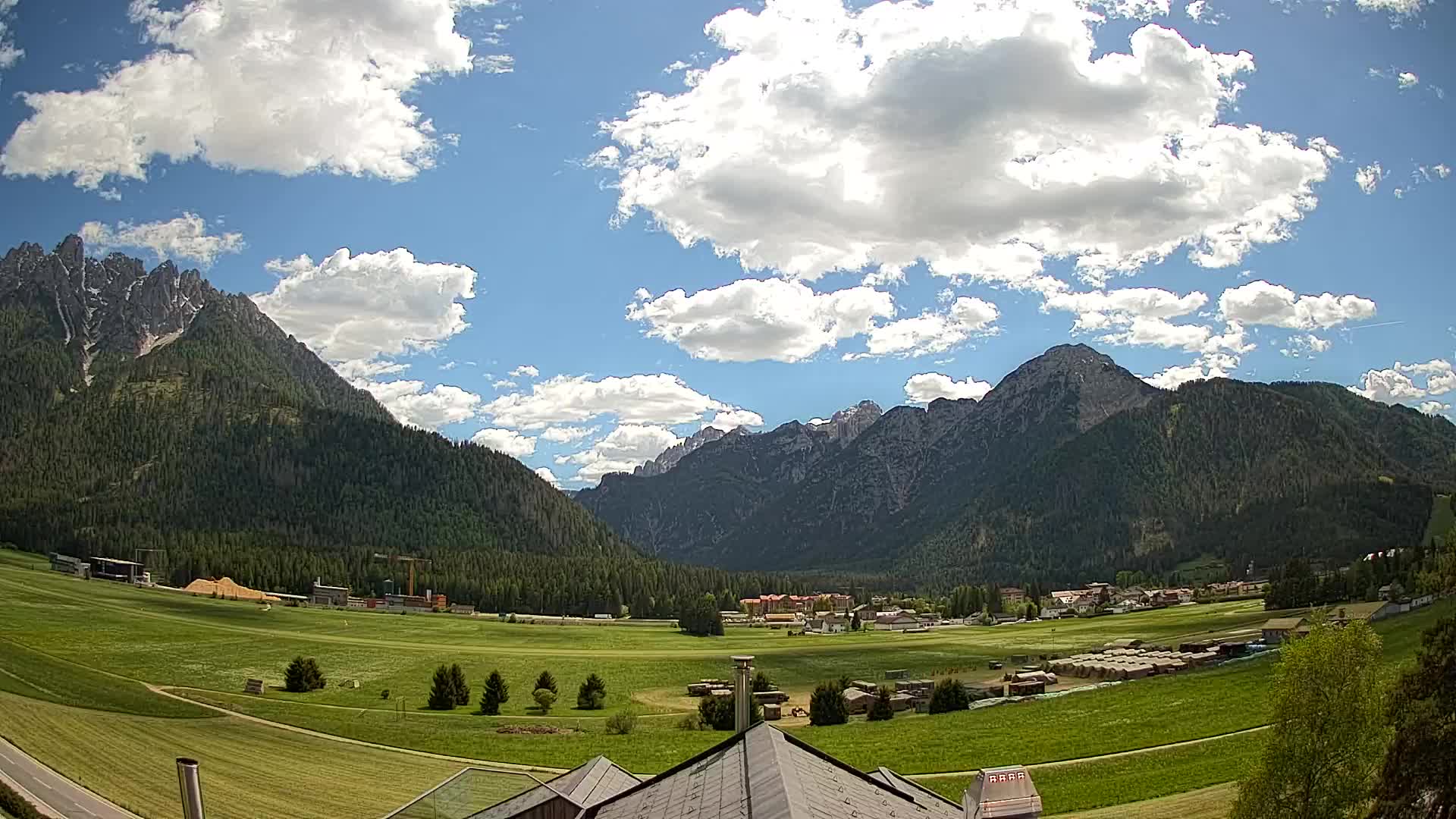 Spletna kamera Toblach Dolomiti – Pogled iz hotela Rosengarten