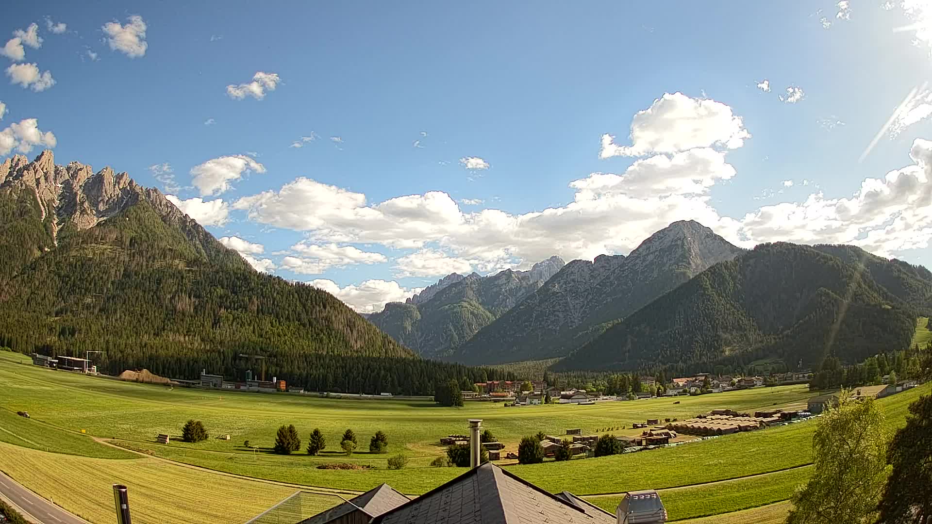 Web kamera Toblach Dolomiti – Pogled s Hotela Rosengarten