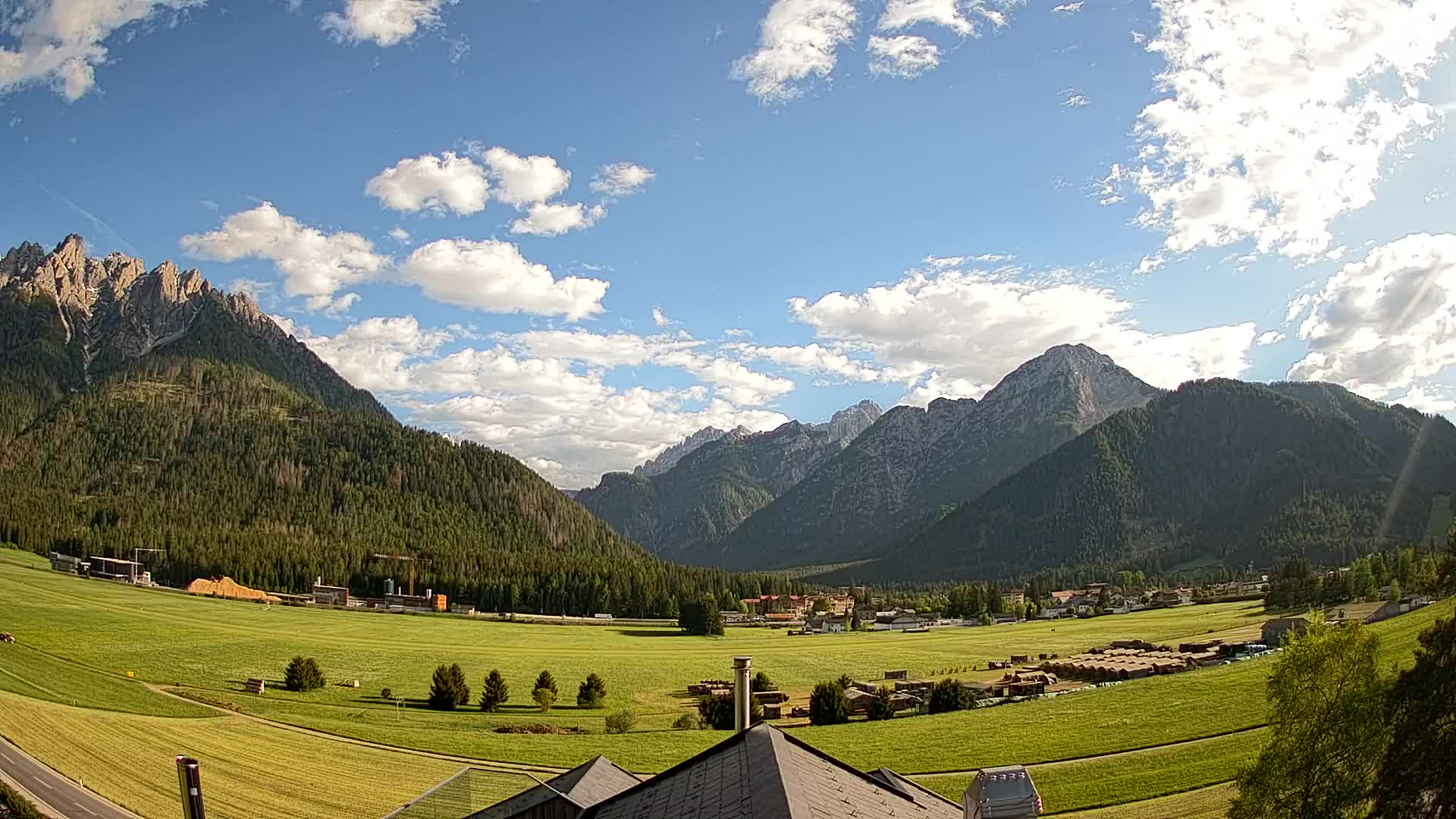 Webcam Toblach Dolomites – View from Hotel Rosengarten