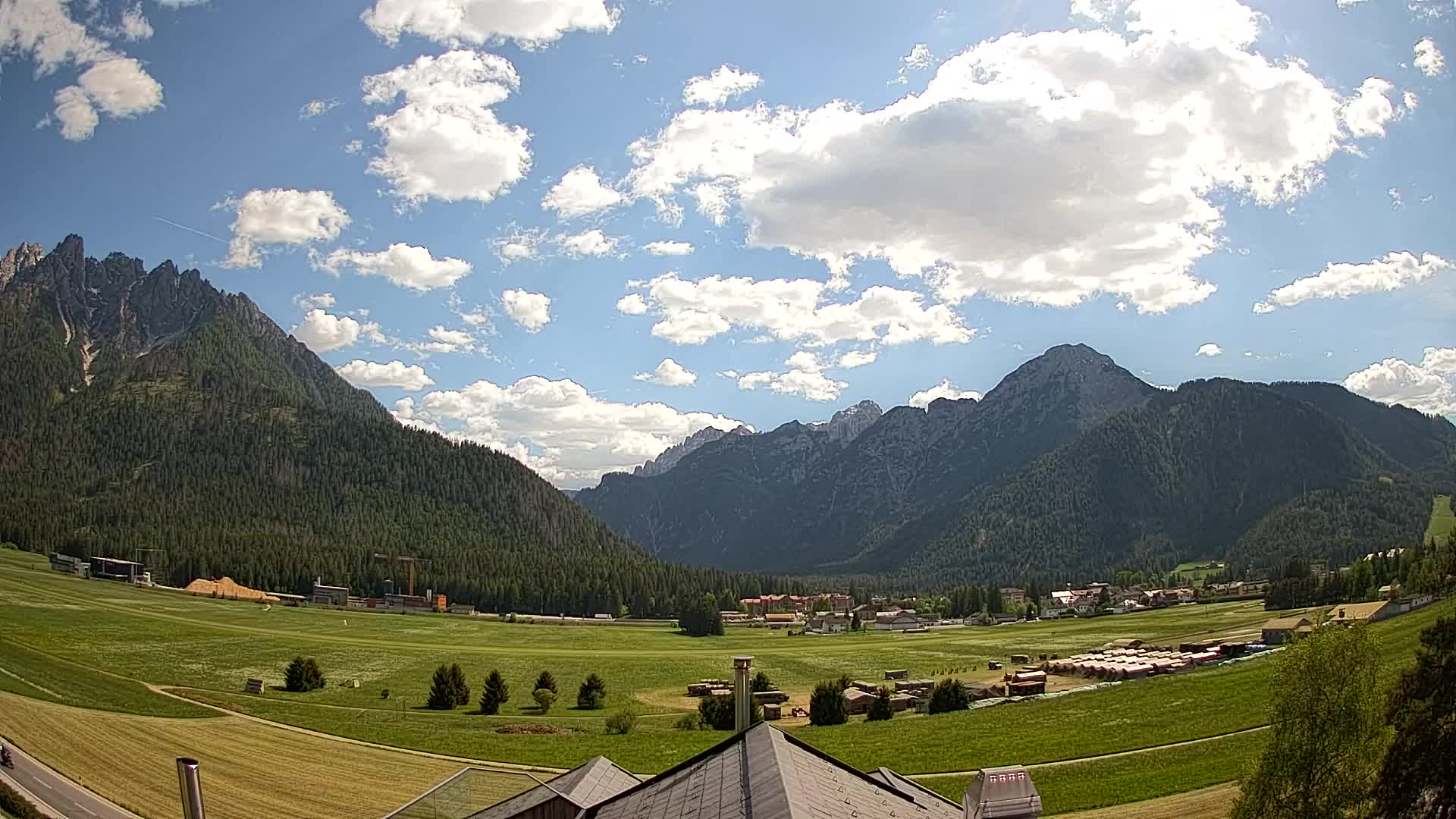 Webcam Toblach Dolomites – View from Hotel Rosengarten