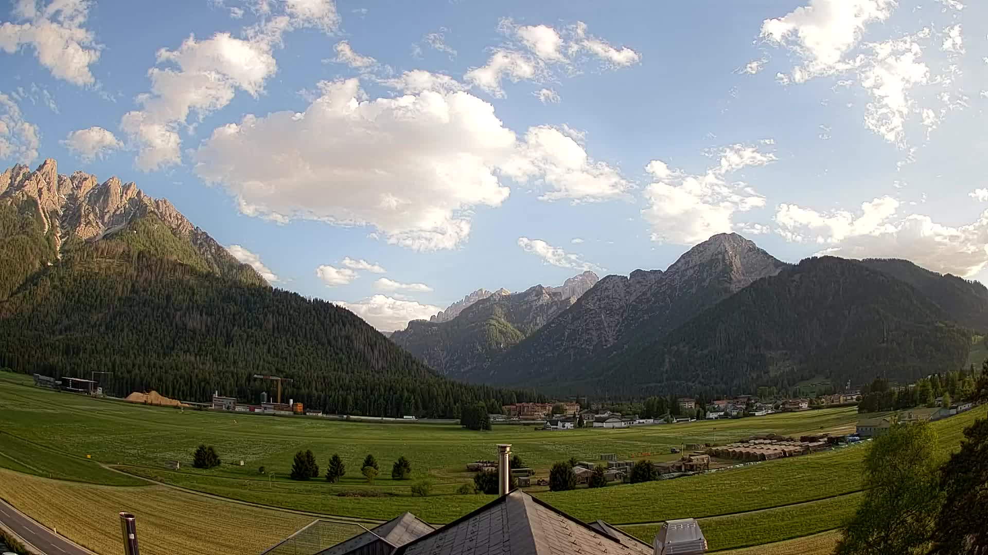 Webcam Toblach Dolomites – View from Hotel Rosengarten