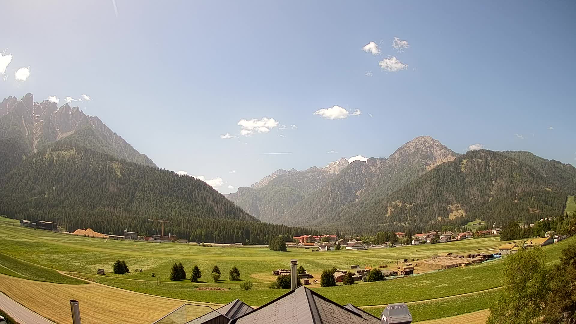 Spletna kamera Toblach Dolomiti – Pogled iz hotela Rosengarten