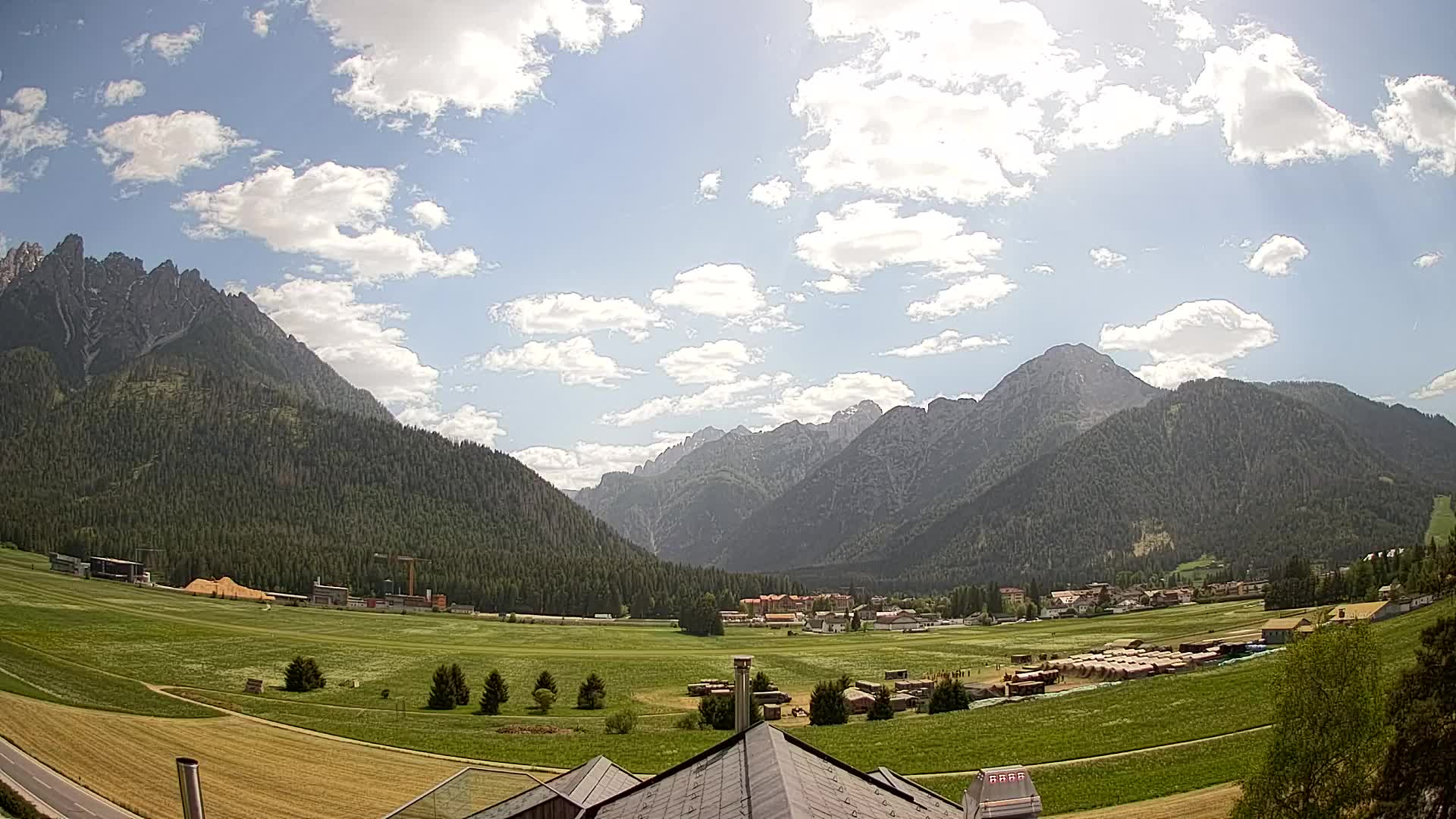 Webcam Toblach Dolomites – View from Hotel Rosengarten
