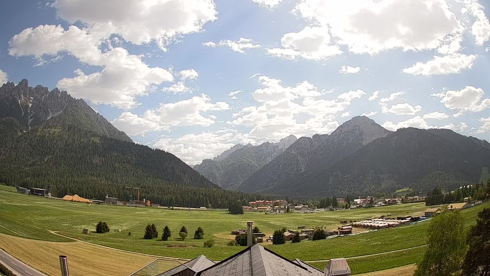 Web kamera Toblach Dolomiti – Pogled s Hotela Rosengarten