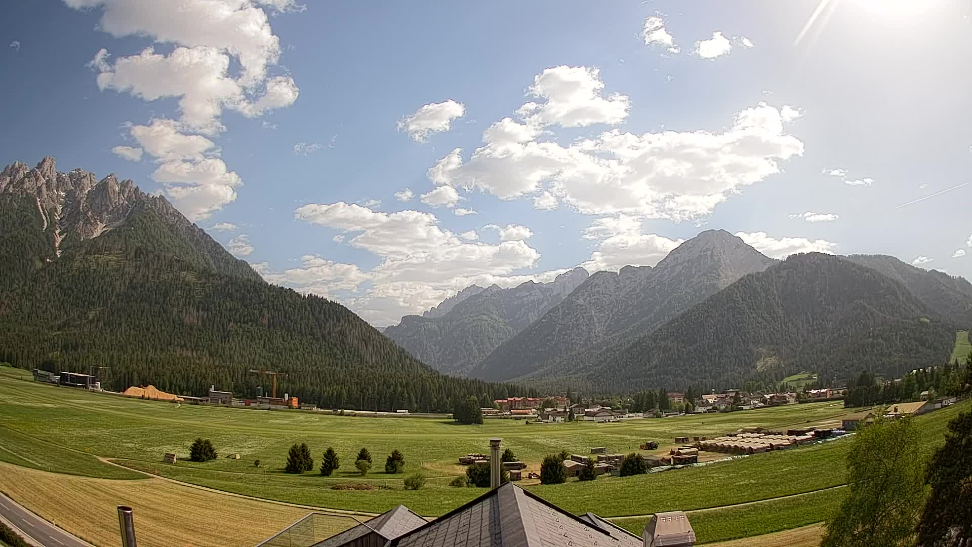 Spletna kamera Toblach Dolomiti – Pogled iz hotela Rosengarten