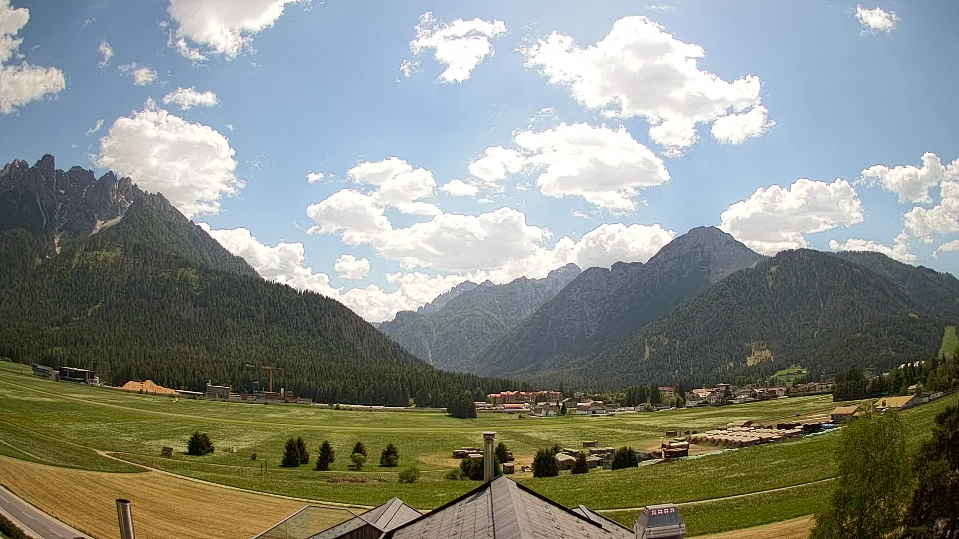 Spletna kamera Toblach Dolomiti – Pogled iz hotela Rosengarten