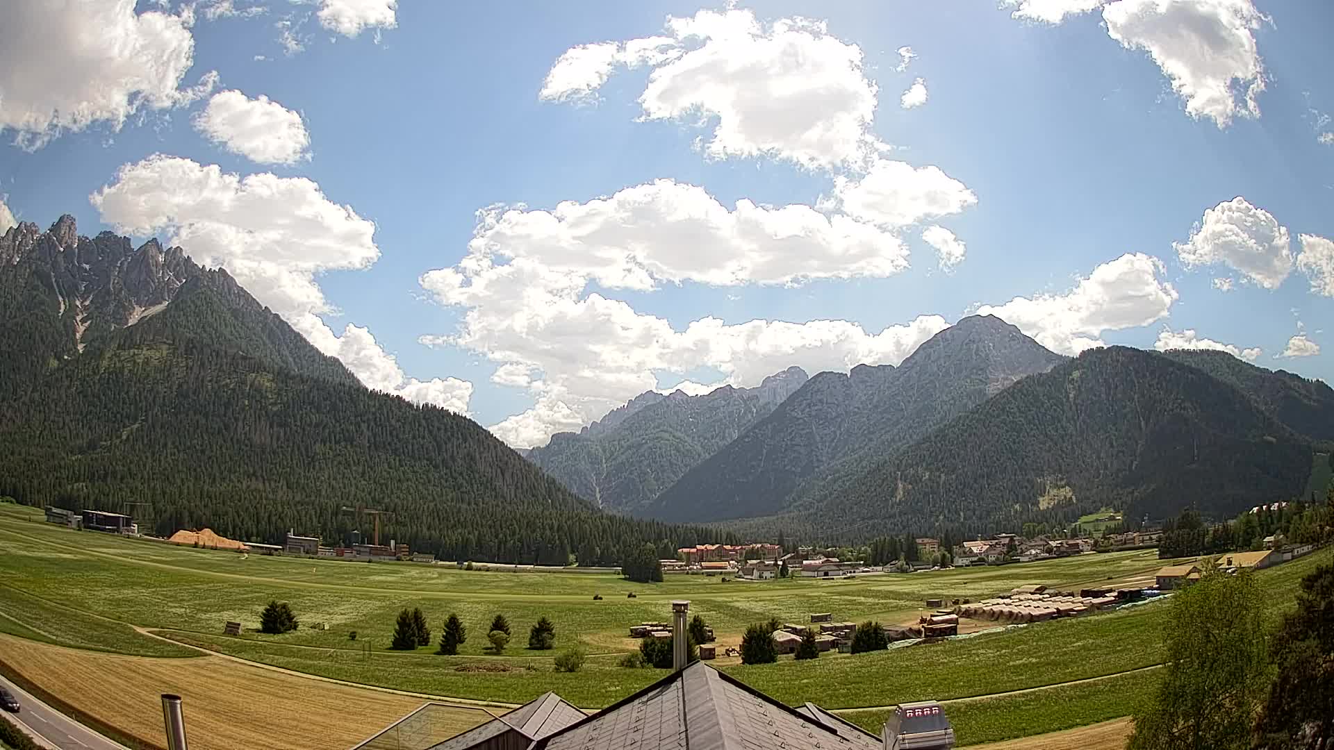 Webcam Toblach Dolomites – View from Hotel Rosengarten