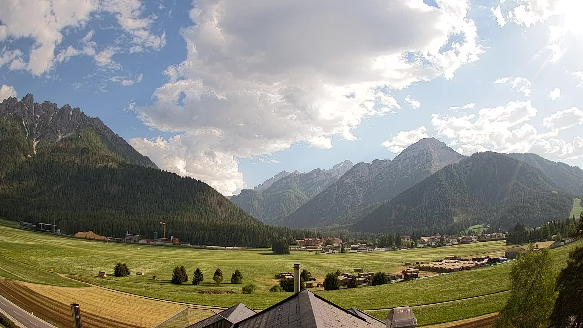 Spletna kamera Toblach Dolomiti – Pogled iz hotela Rosengarten