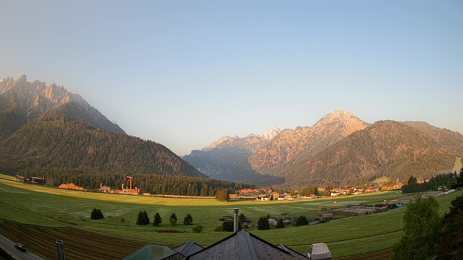 Spletna kamera Toblach Dolomiti – Pogled iz hotela Rosengarten