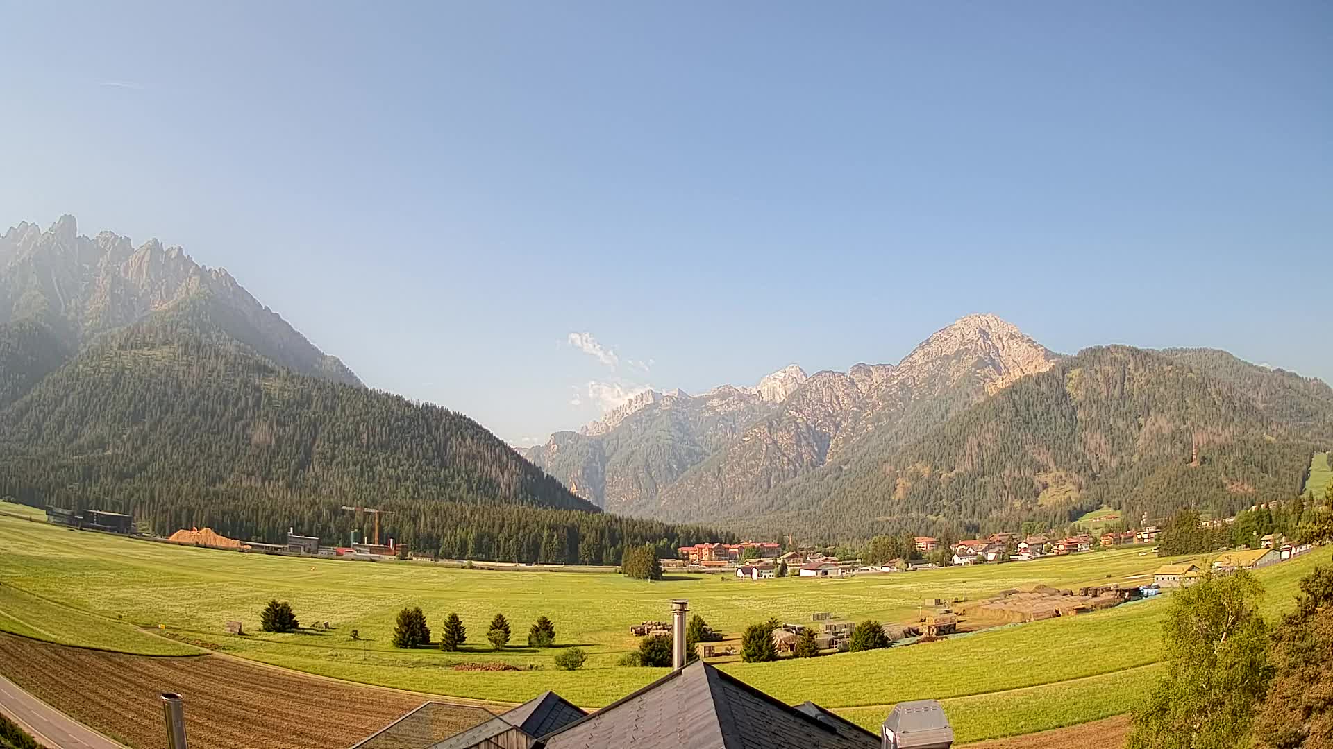 Web kamera Toblach Dolomiti – Pogled s Hotela Rosengarten