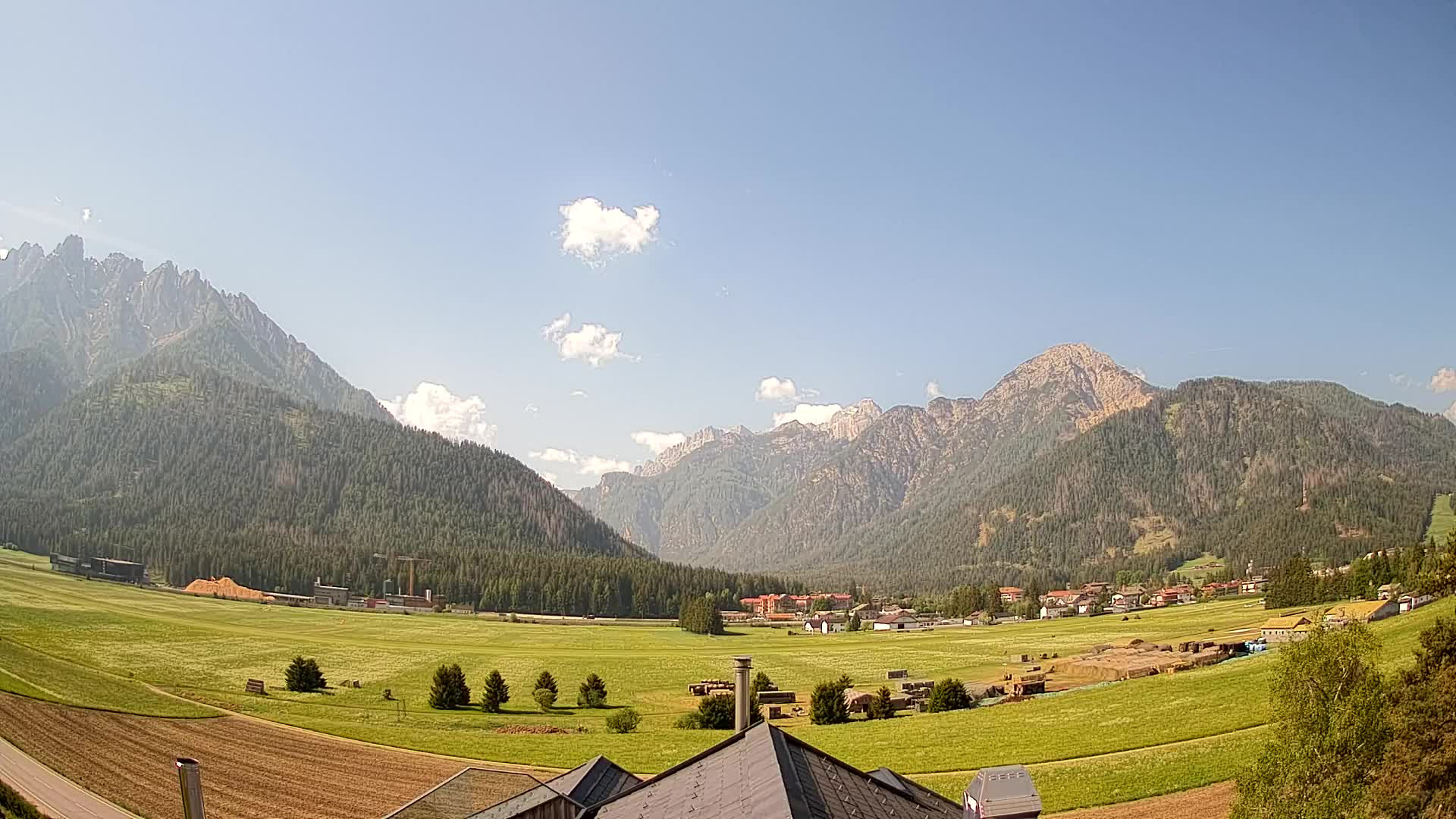 Webcam Toblach Dolomites – View from Hotel Rosengarten