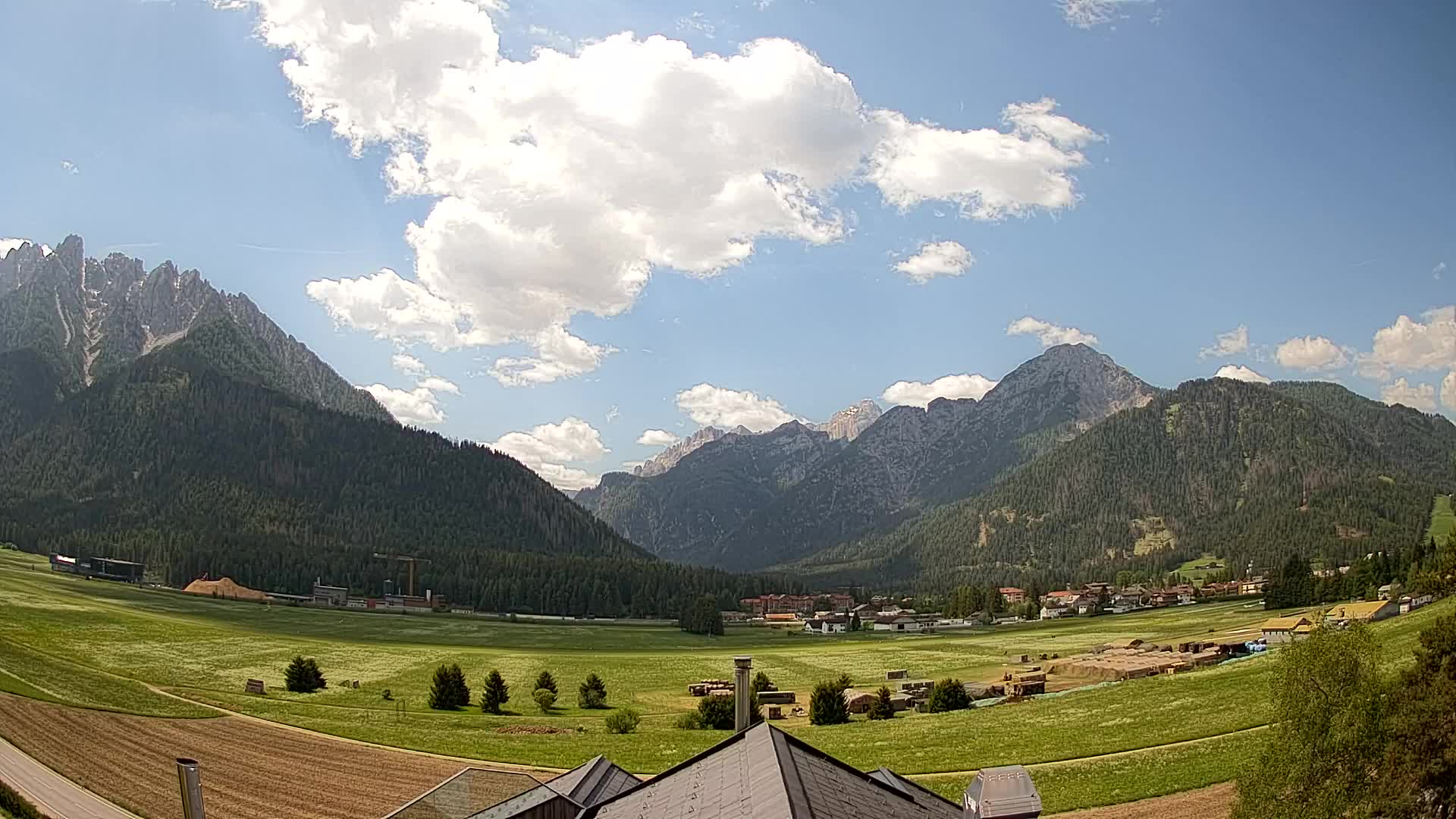 Webcam Toblach Dolomites – View from Hotel Rosengarten