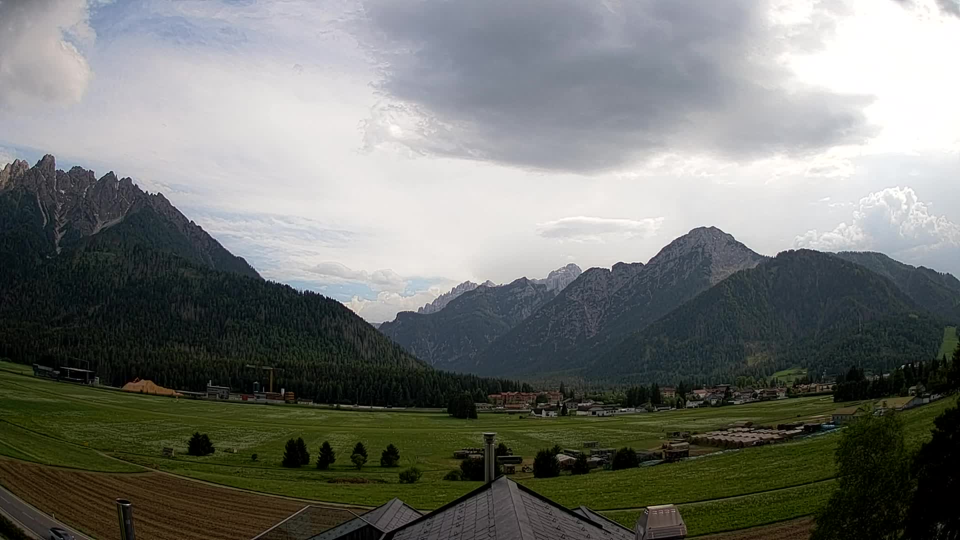 Webcam Toblach Dolomites – View from Hotel Rosengarten