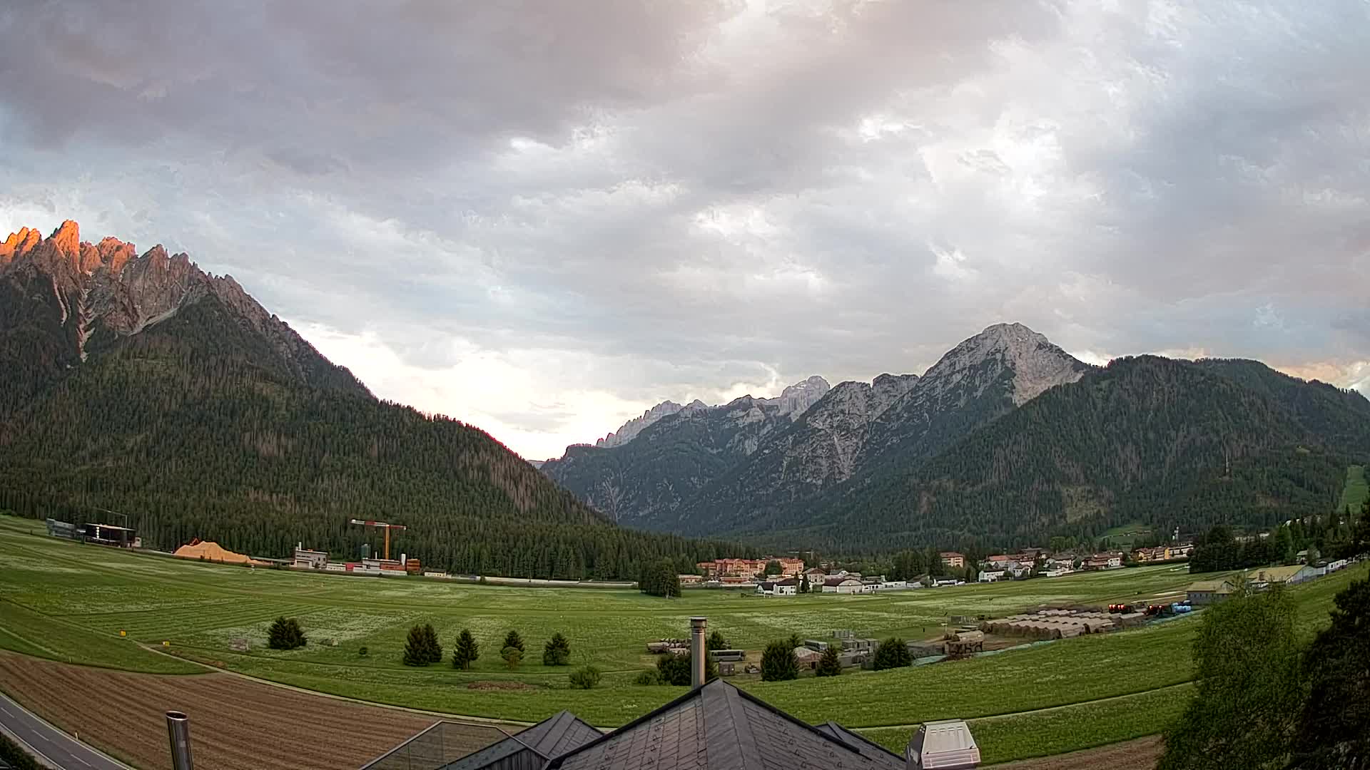 Webcam Toblach Dolomites – View from Hotel Rosengarten