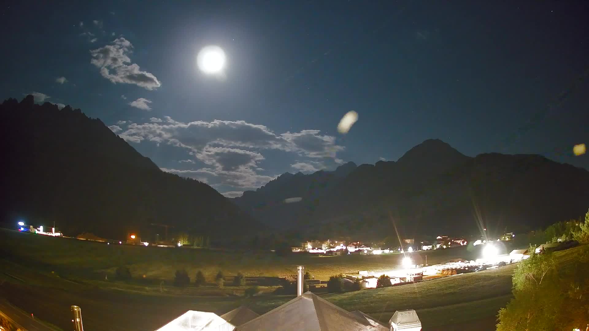 Web kamera Toblach Dolomiti – Pogled s Hotela Rosengarten