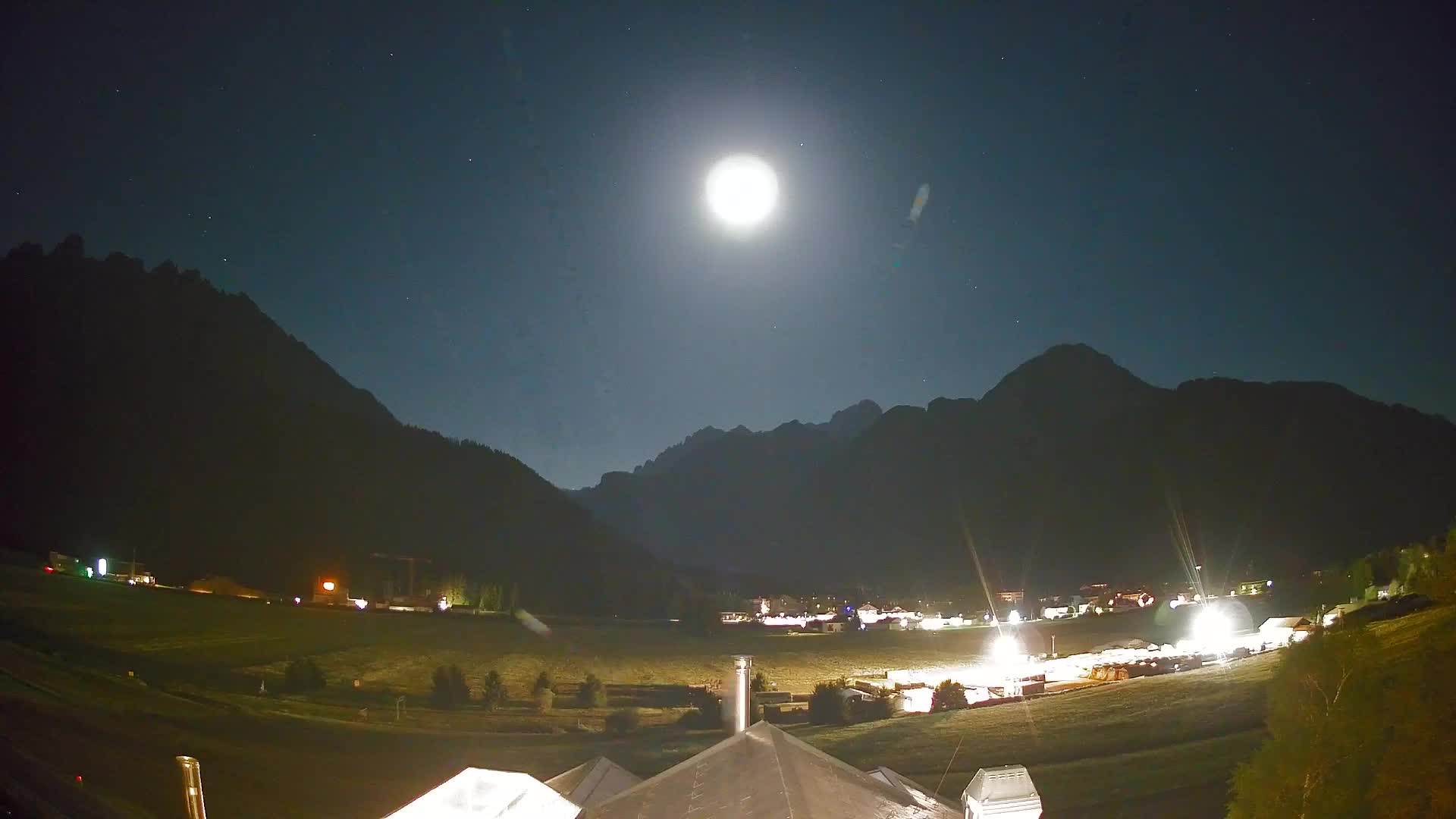 Spletna kamera Toblach Dolomiti – Pogled iz hotela Rosengarten