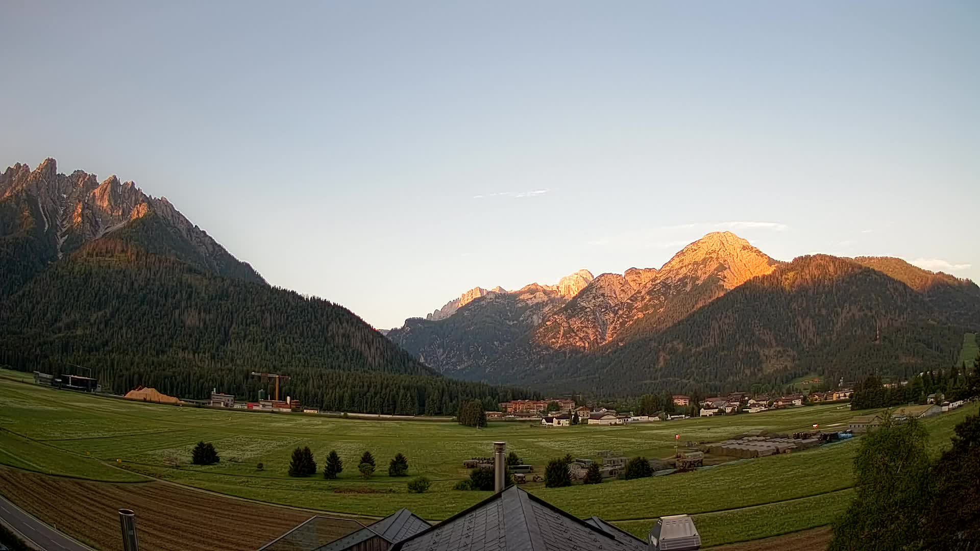Webcam Toblach Dolomites – View from Hotel Rosengarten
