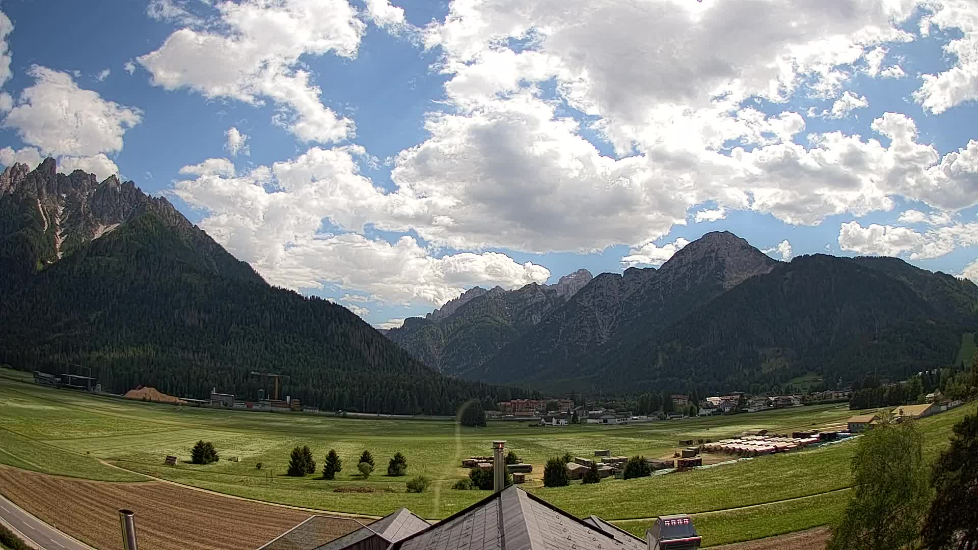 Spletna kamera Toblach Dolomiti – Pogled iz hotela Rosengarten