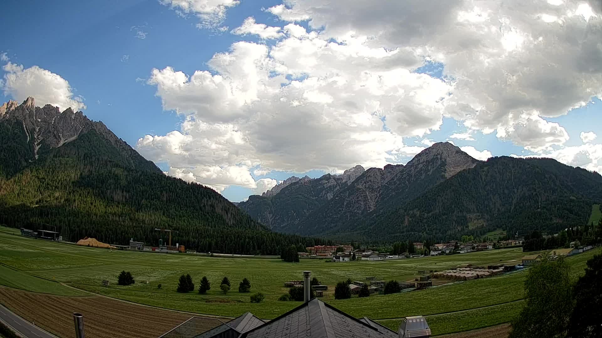 Webcam Toblach Dolomites – View from Hotel Rosengarten
