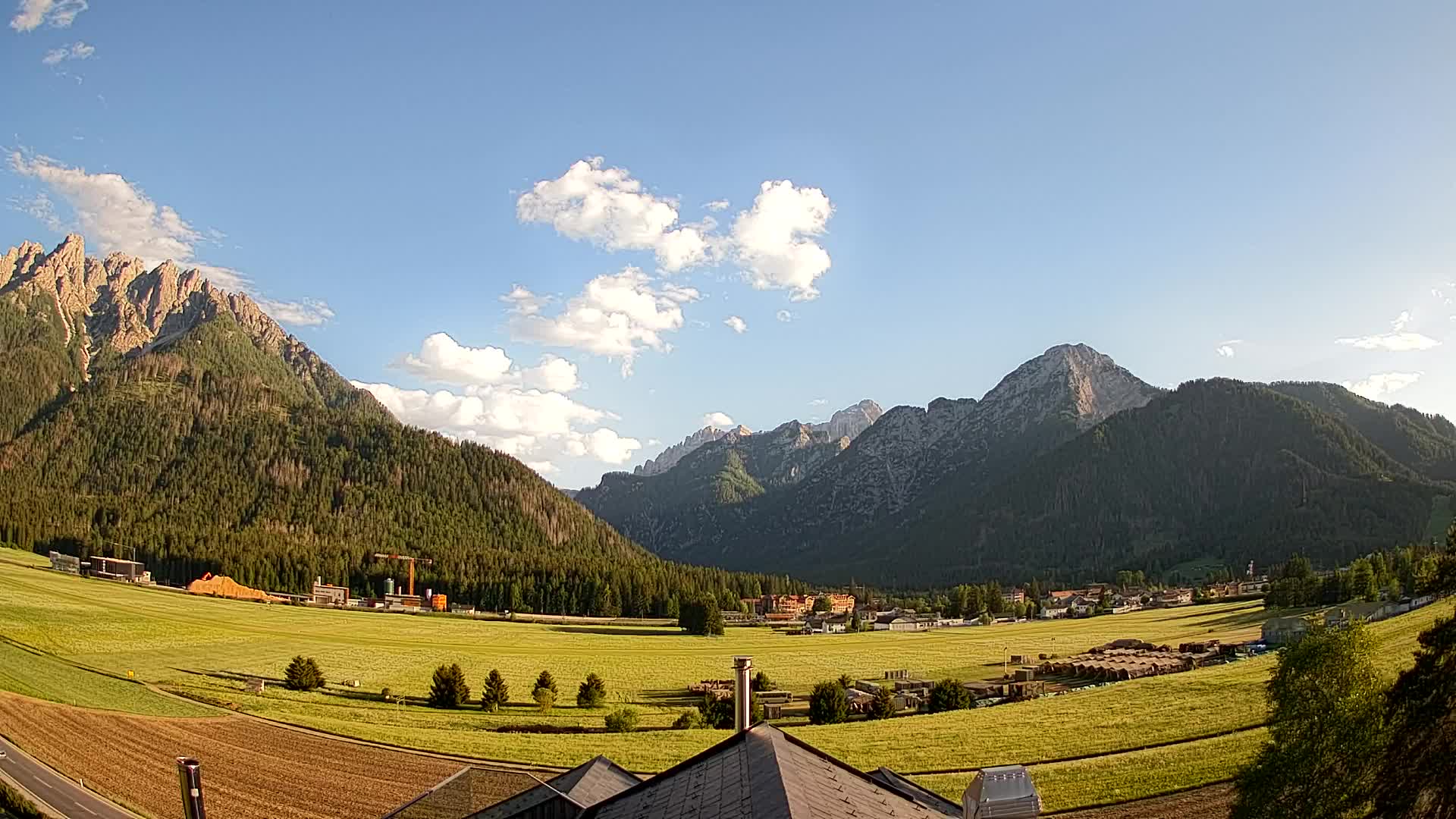 Webcam Toblach Dolomites – View from Hotel Rosengarten