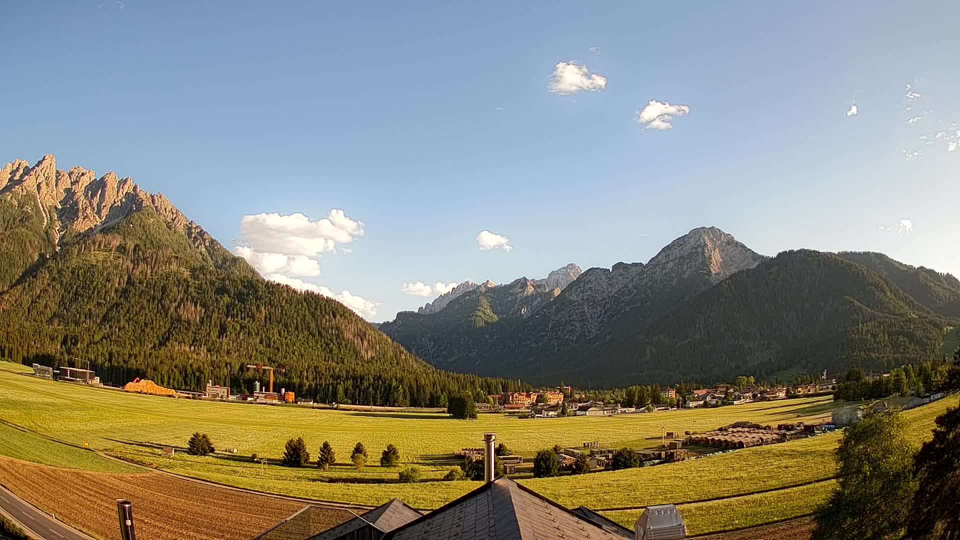 Spletna kamera Toblach Dolomiti – Pogled iz hotela Rosengarten