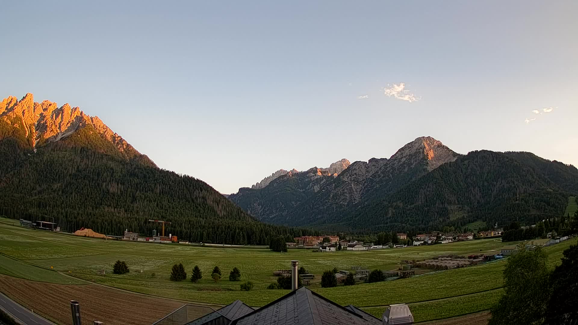 Web kamera Toblach Dolomiti – Pogled s Hotela Rosengarten