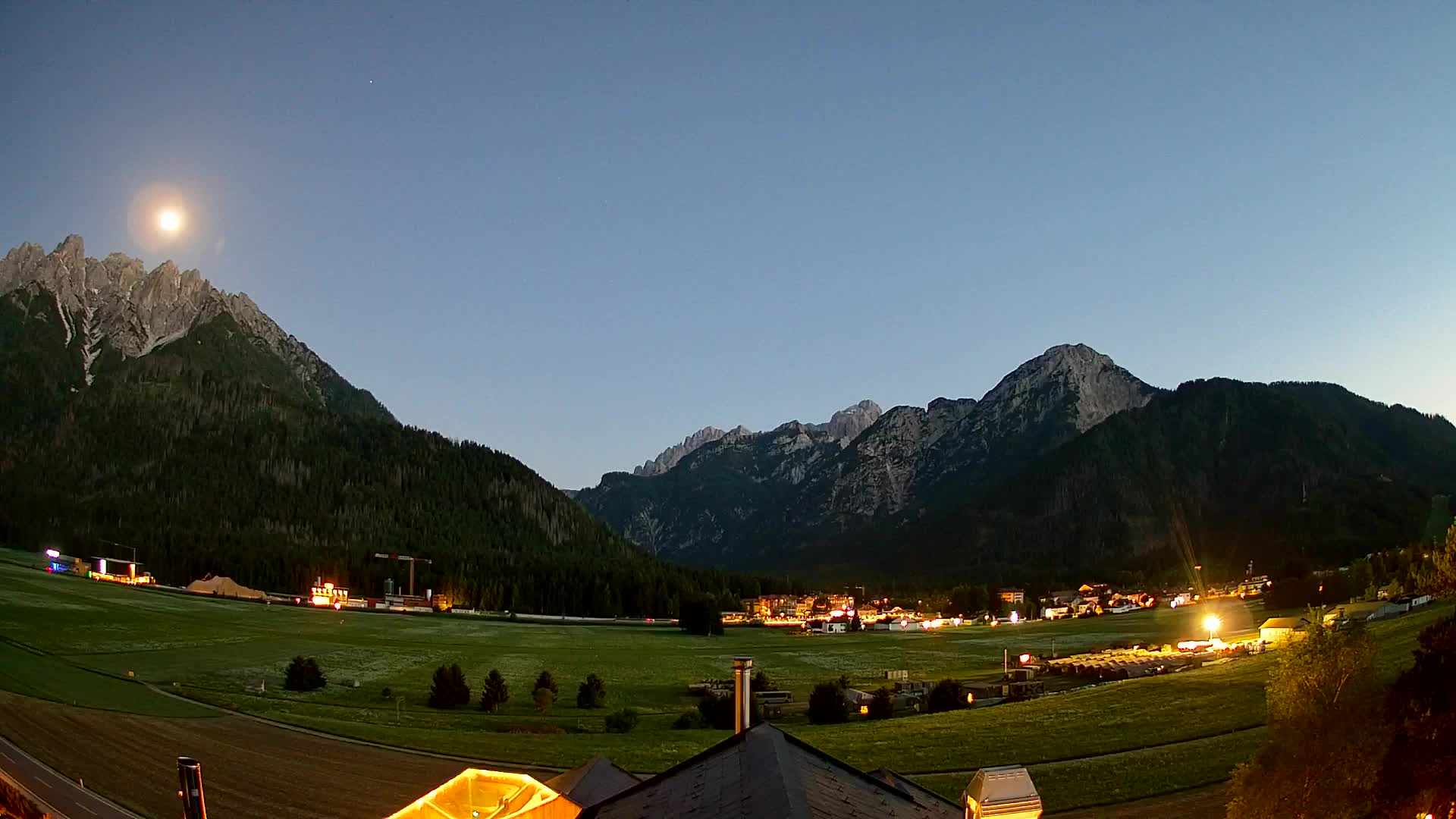 Web kamera Toblach Dolomiti – Pogled s Hotela Rosengarten