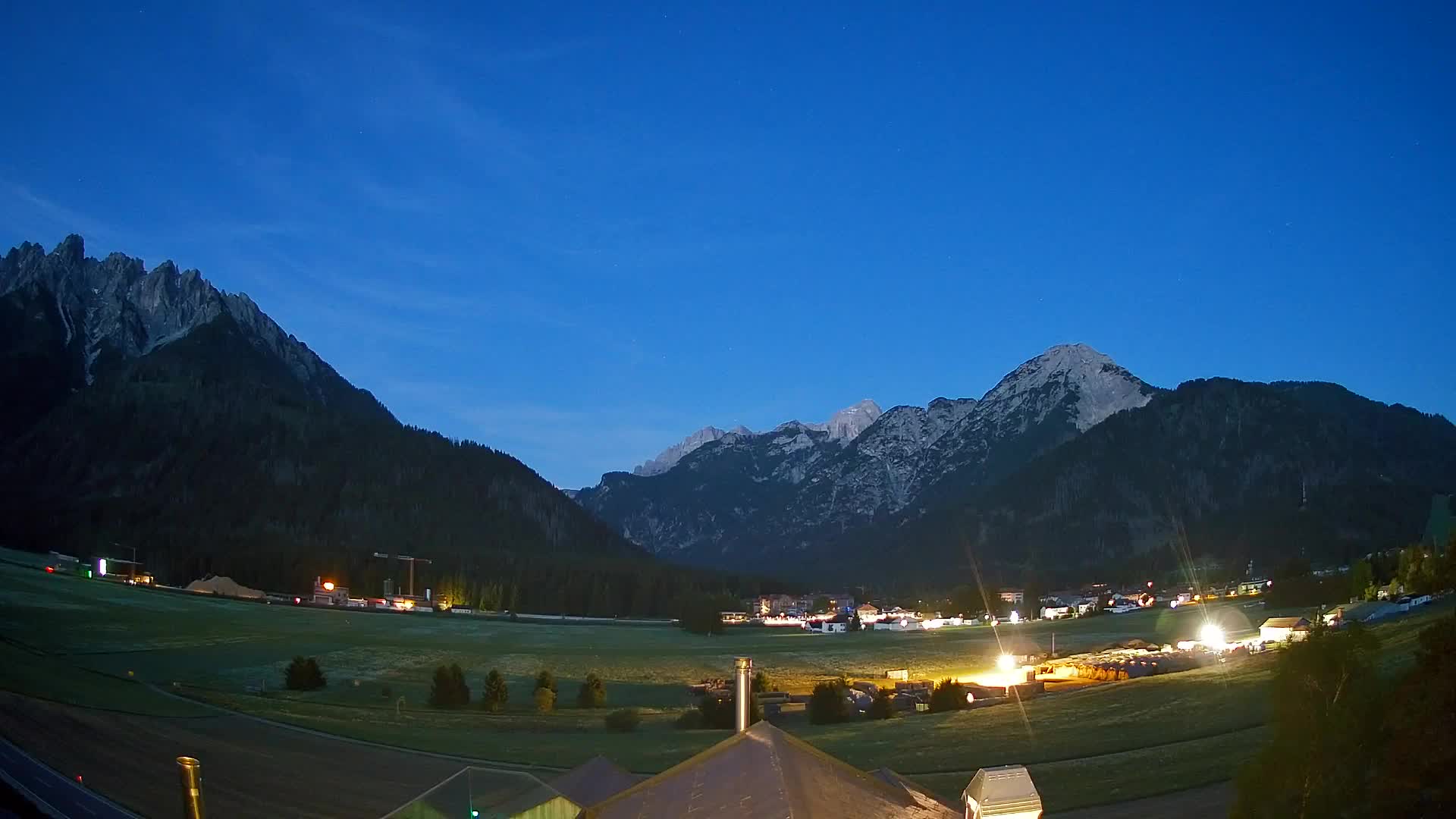 Web kamera Toblach Dolomiti – Pogled s Hotela Rosengarten