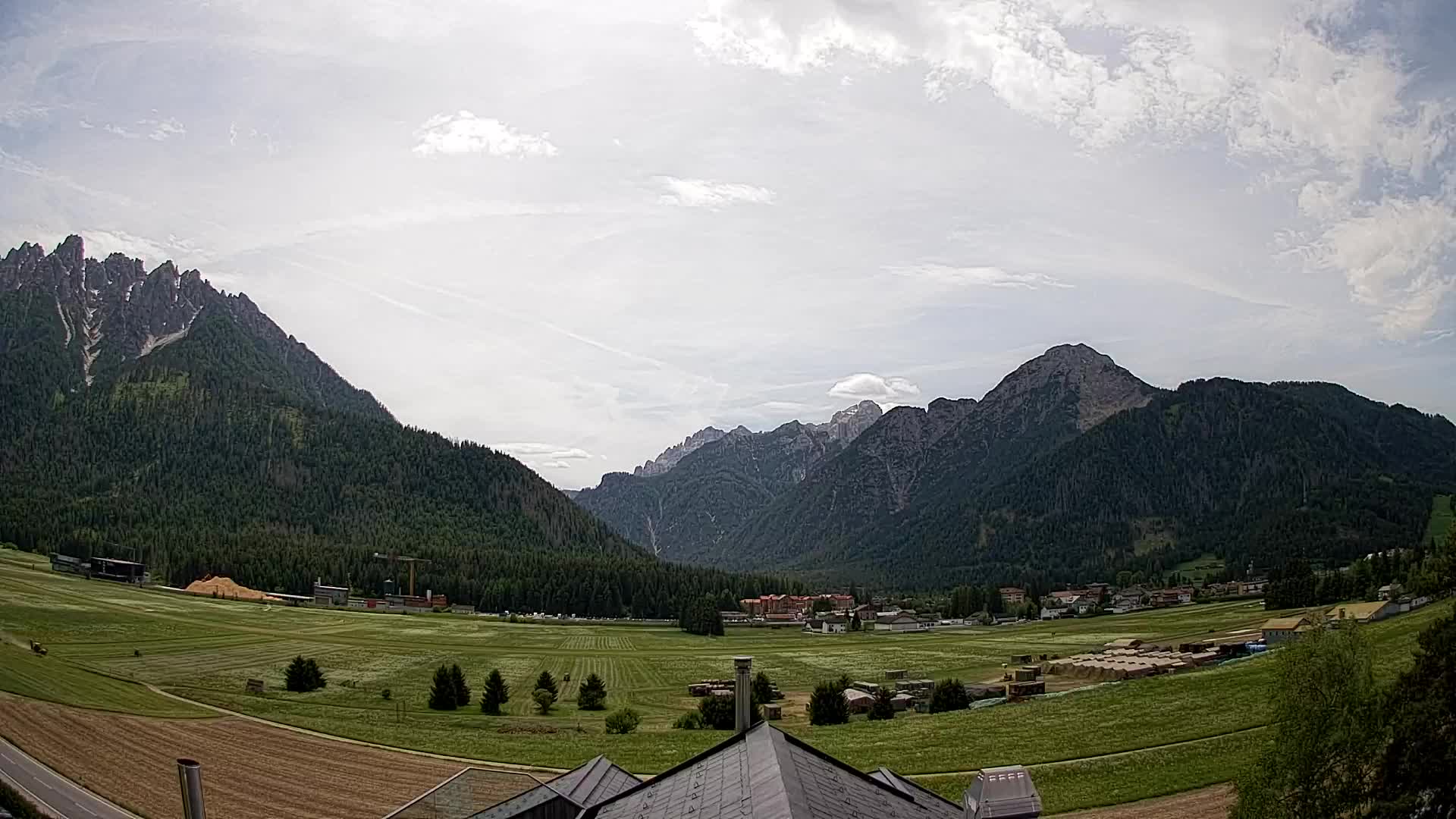 Spletna kamera Toblach Dolomiti – Pogled iz hotela Rosengarten