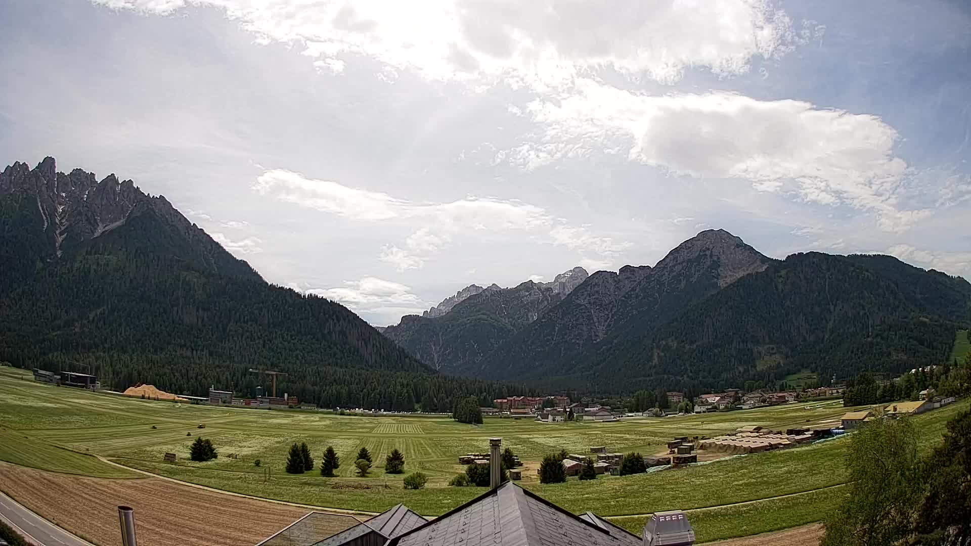 Spletna kamera Toblach Dolomiti – Pogled iz hotela Rosengarten