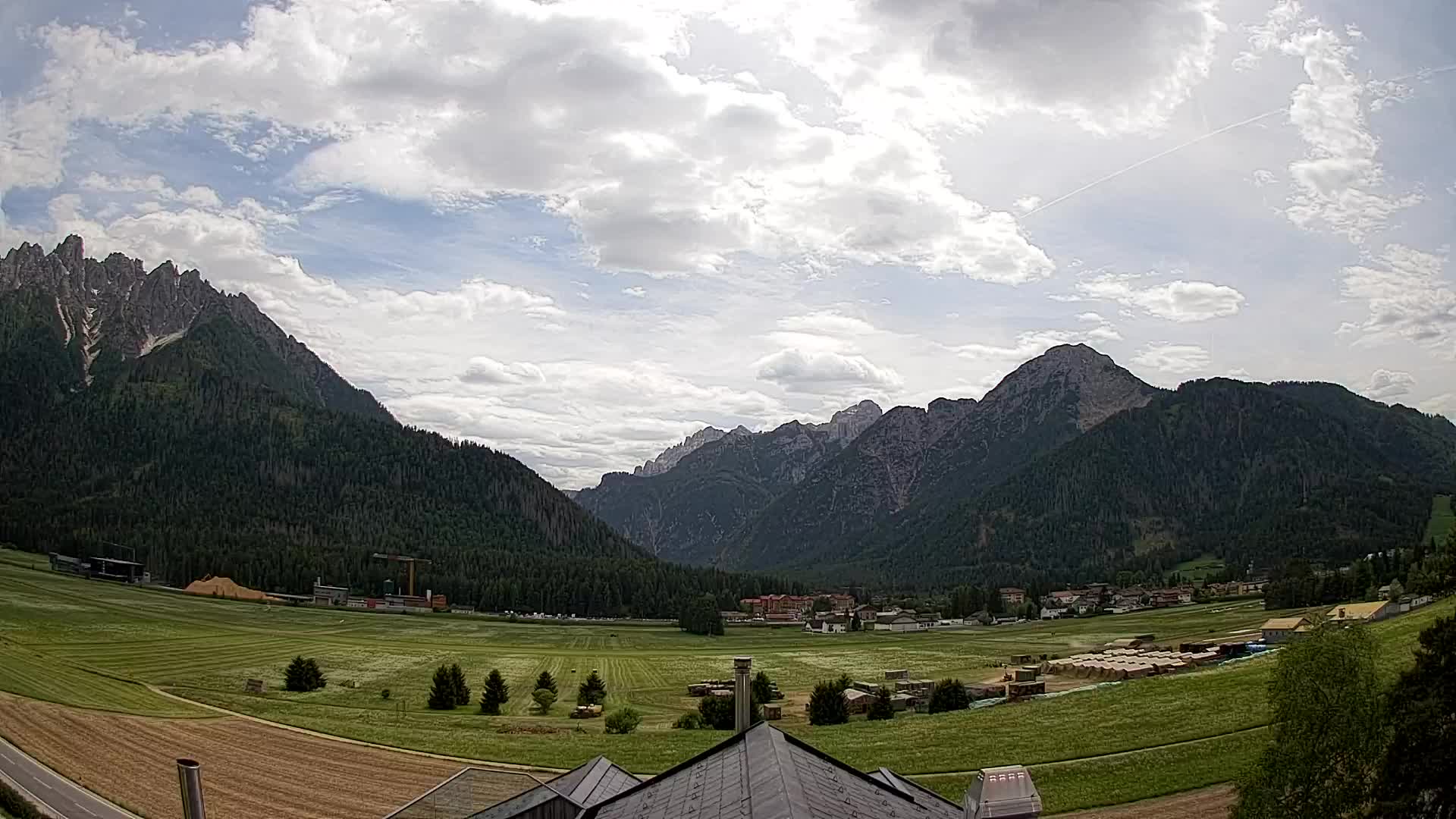 Webcam Toblach Dolomites – View from Hotel Rosengarten