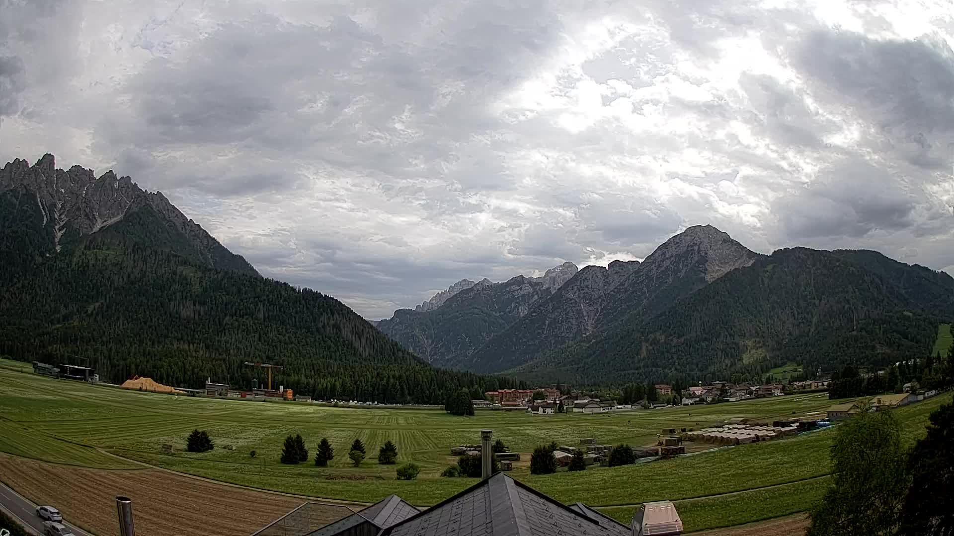 Spletna kamera Toblach Dolomiti – Pogled iz hotela Rosengarten