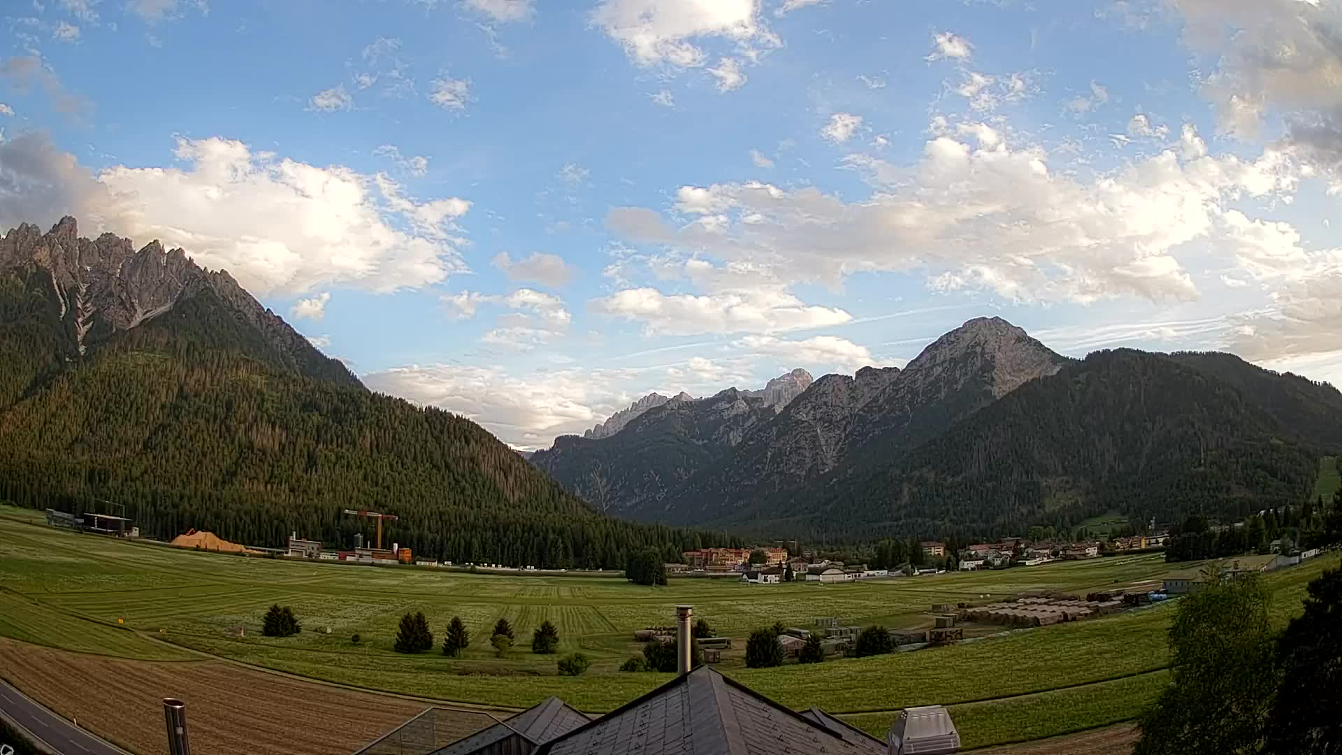 Spletna kamera Toblach Dolomiti – Pogled iz hotela Rosengarten