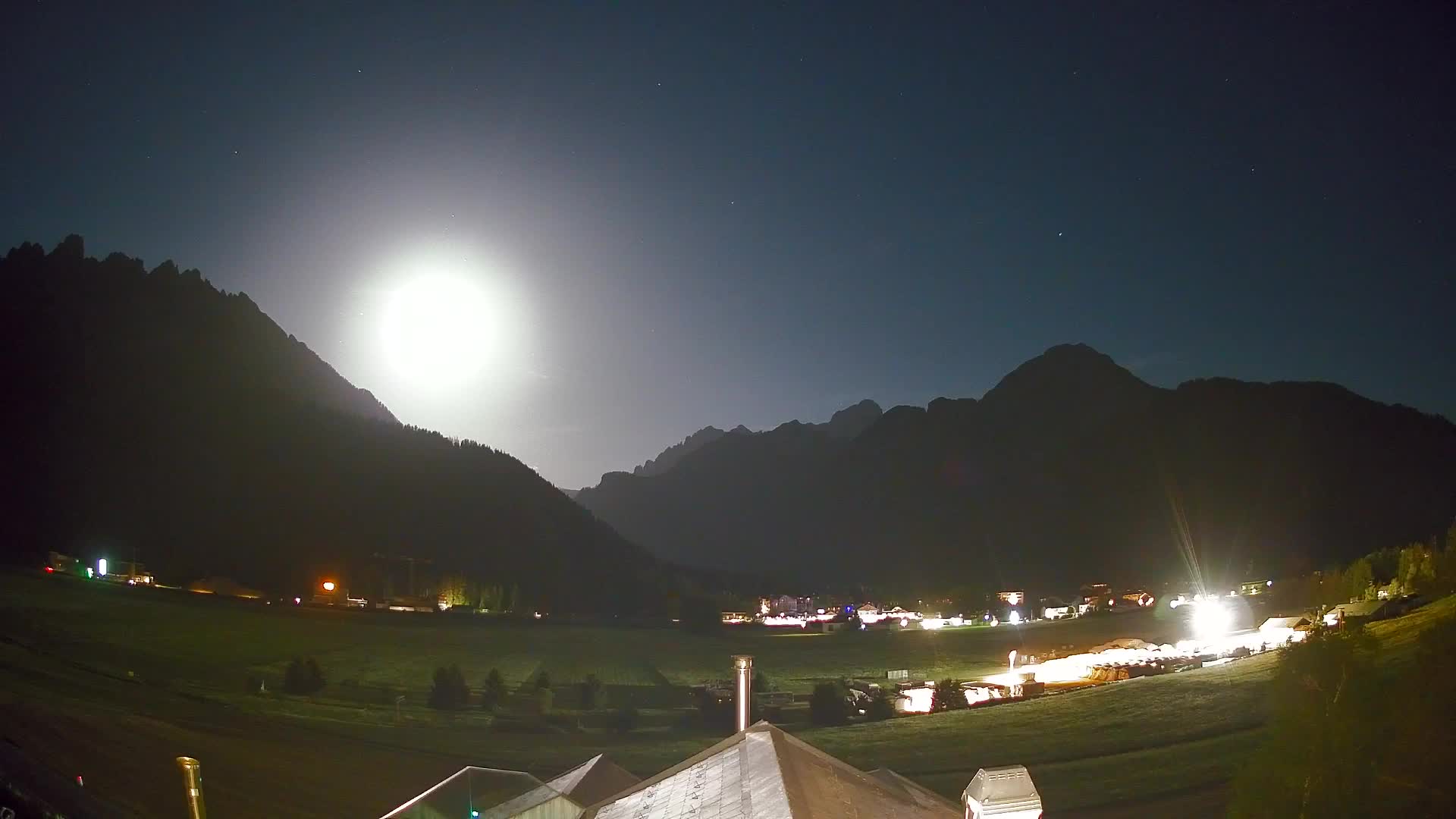 Spletna kamera Toblach Dolomiti – Pogled iz hotela Rosengarten