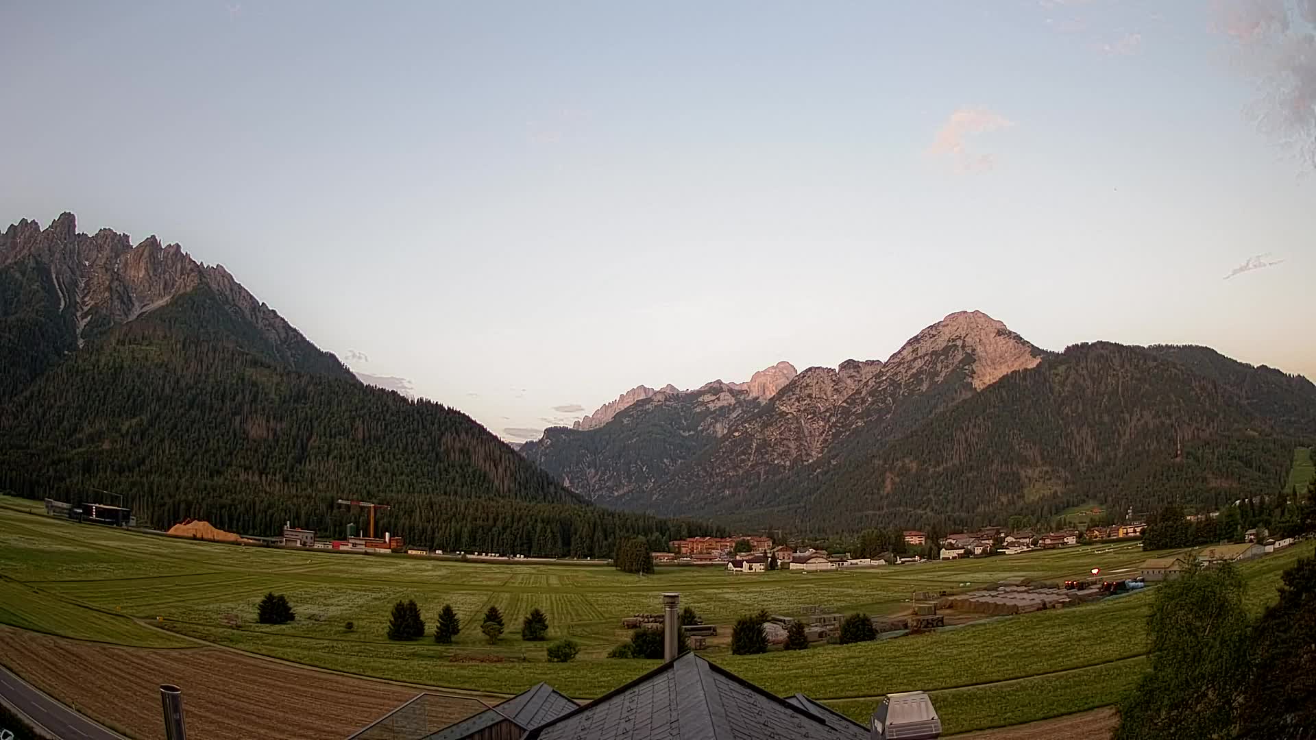 Spletna kamera Toblach Dolomiti – Pogled iz hotela Rosengarten